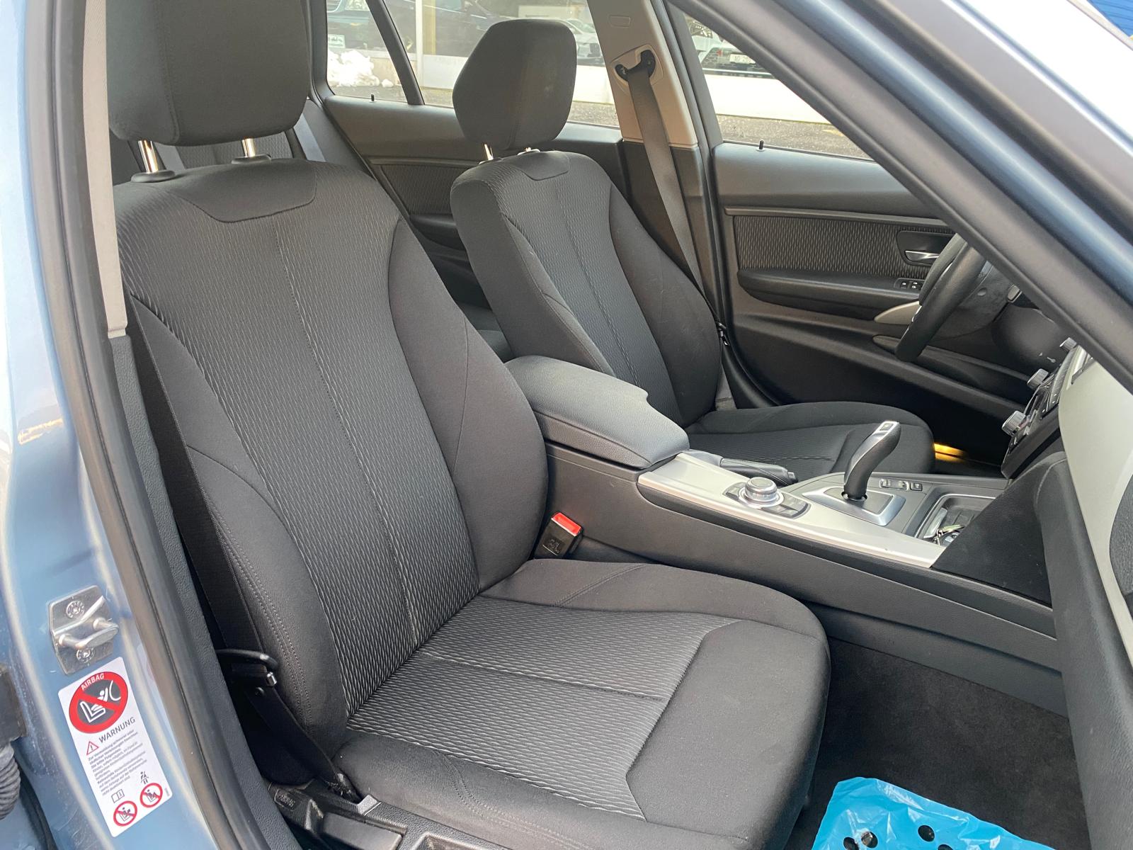 BMW 320d Touring Steptronic-image-13