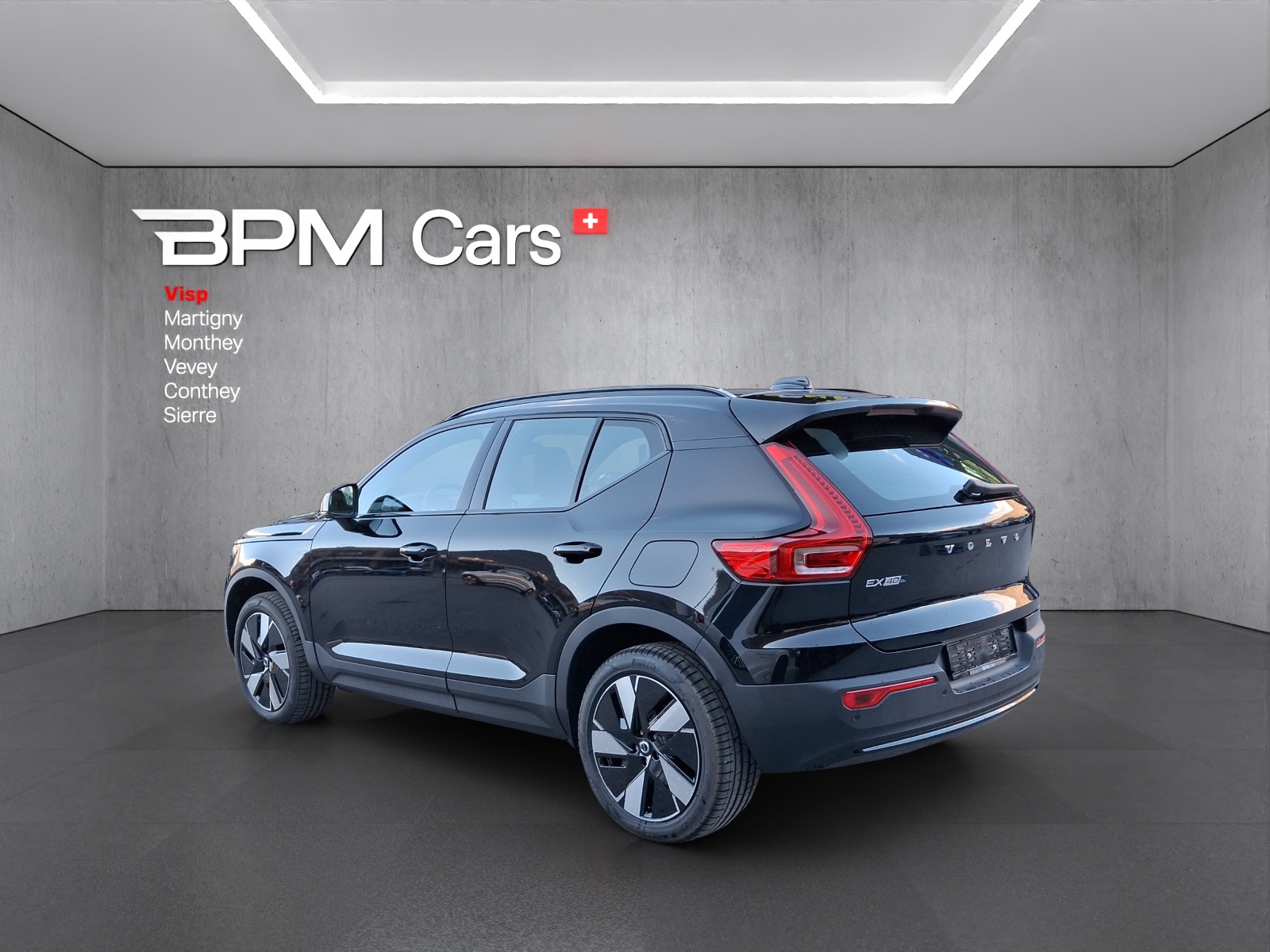VOLVO EX40 82kWh Twin Motor AWD Plus-showroom-element-2