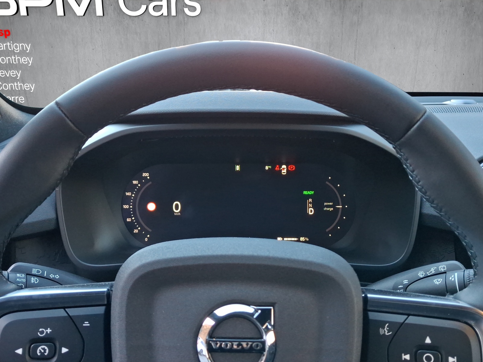 VOLVO EX40 82kWh Twin Motor AWD Plus-image-15