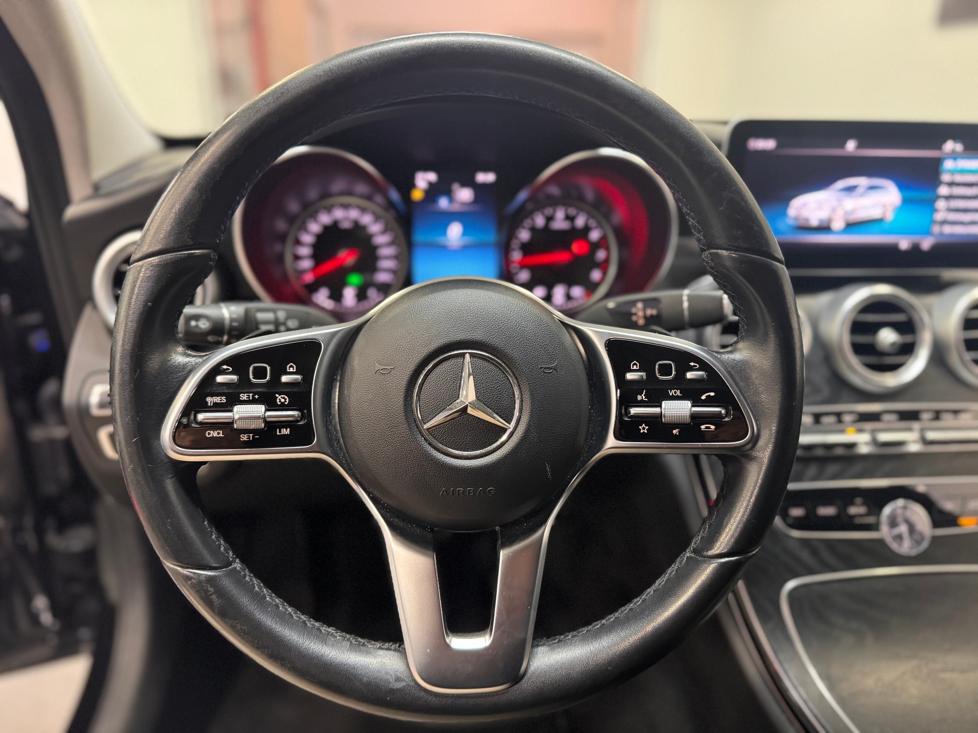 MERCEDES-BENZ C 180 Avantgarde *FACELIFT / CH-Fahrzeug / 1. Hand / LED / Keyless Go*-image-10