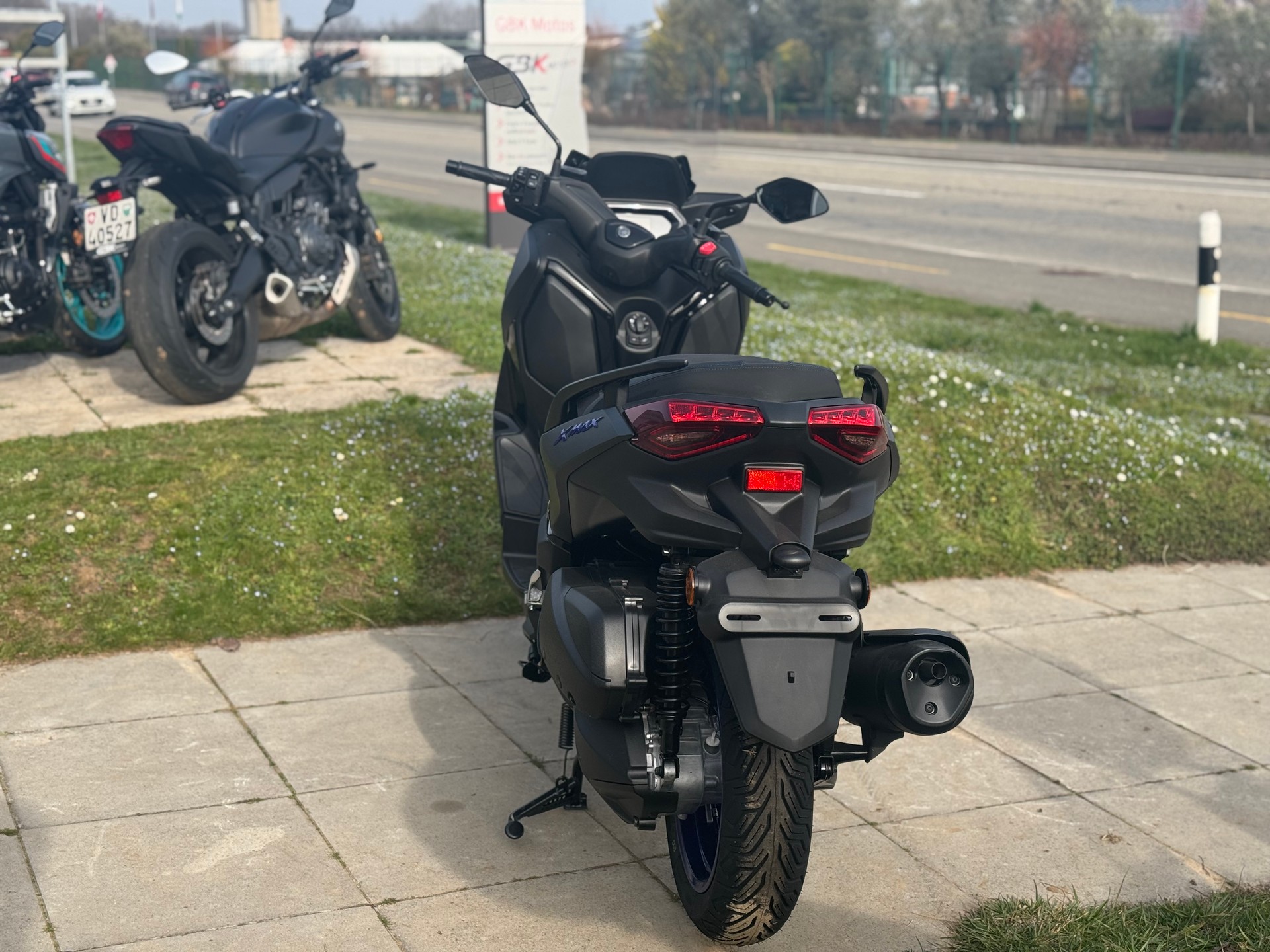 YAMAHA X-Max 300-image-2