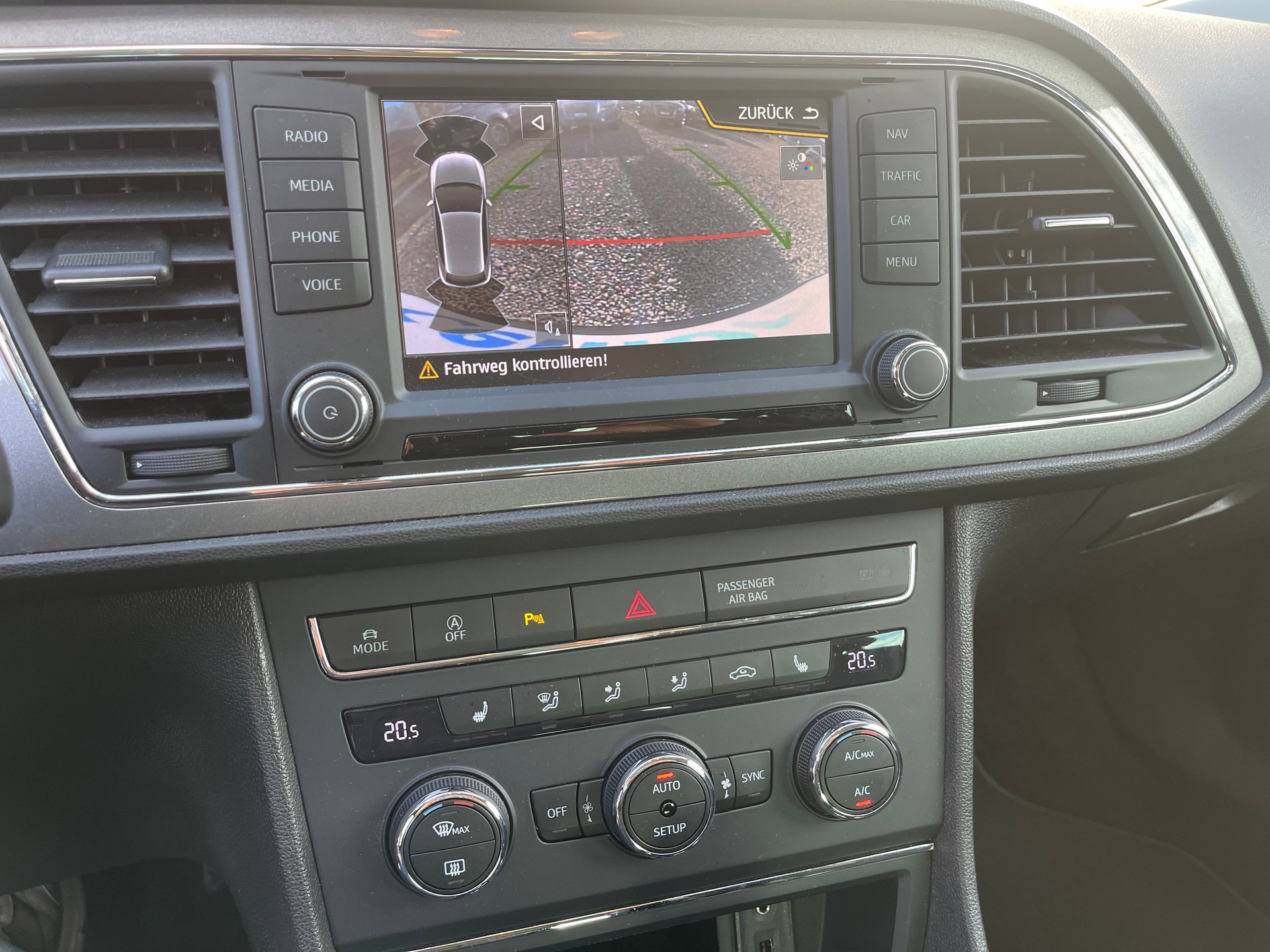 SEAT Leon 1.4 TSI FR DSG-image-15