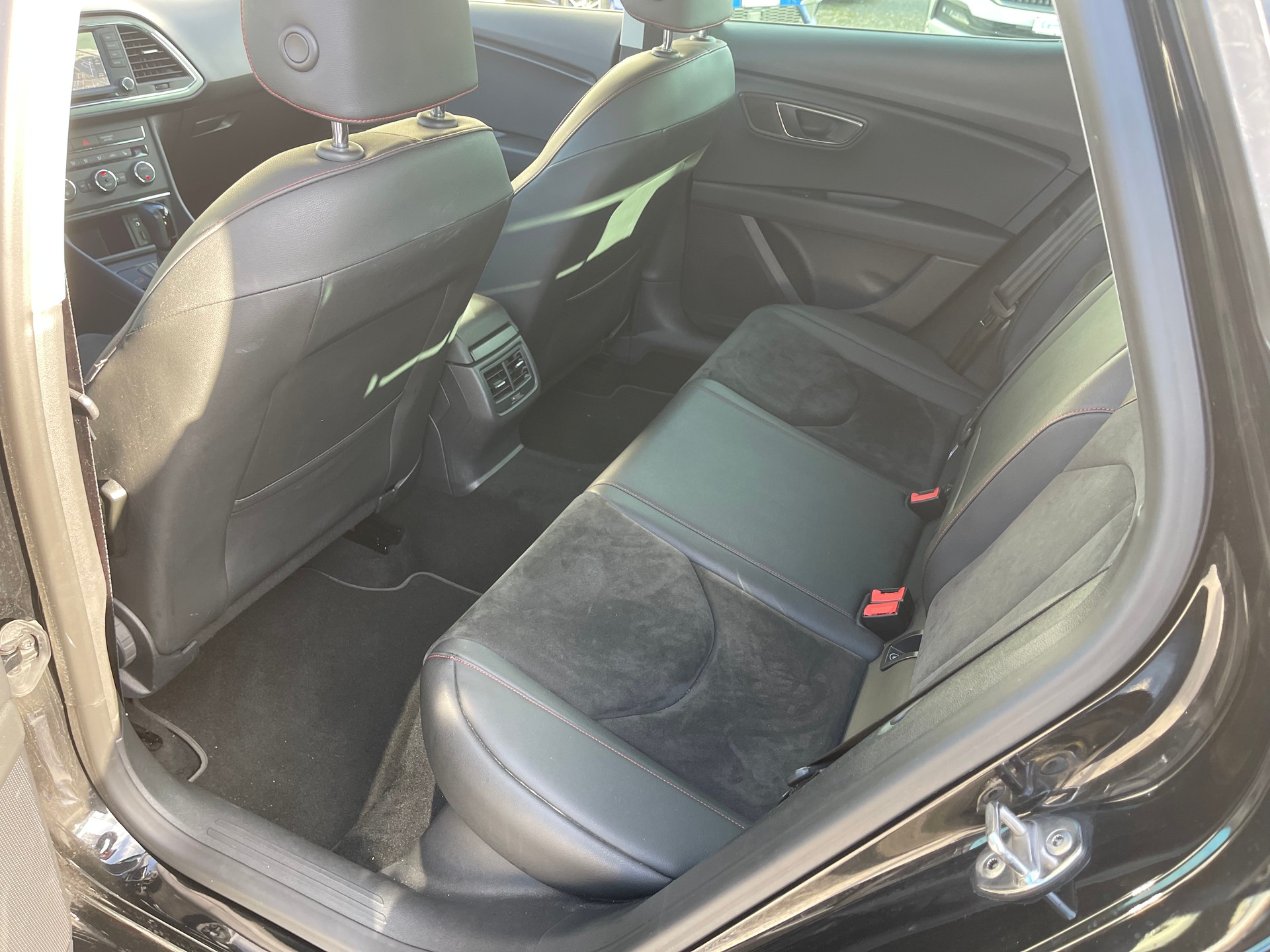 SEAT Leon 1.4 TSI FR DSG-image-13