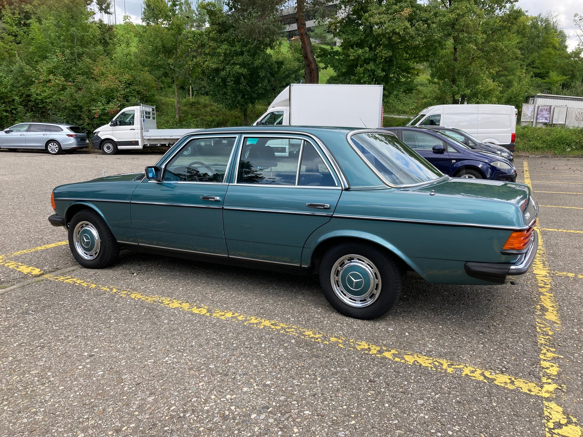 MERCEDES-BENZ 200-image-3