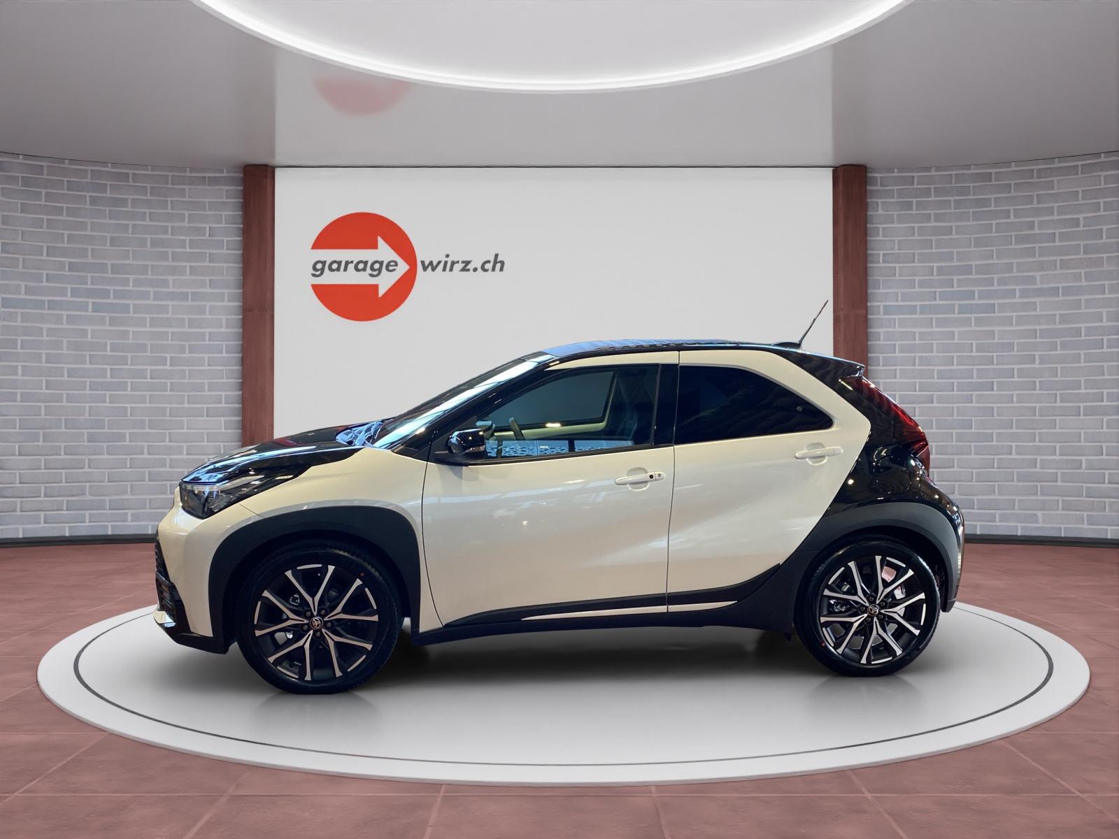 TOYOTA Aygo X 1.5 VVT-i HSD GR Sport-showroom-element-1