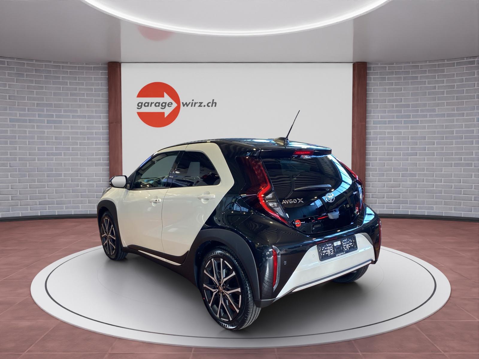 TOYOTA Aygo X 1.5 VVT-i HSD GR Sport-showroom-element-2