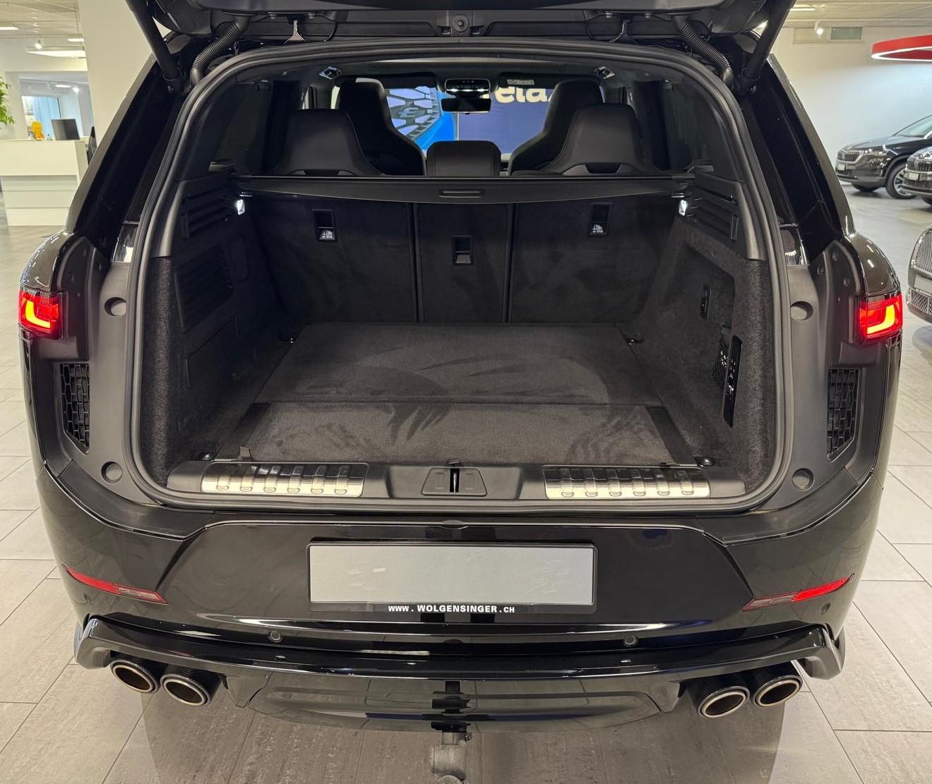 LAND ROVER Range Rover Sport 4.4 V8 SV Edition One Carbon P635-image-30