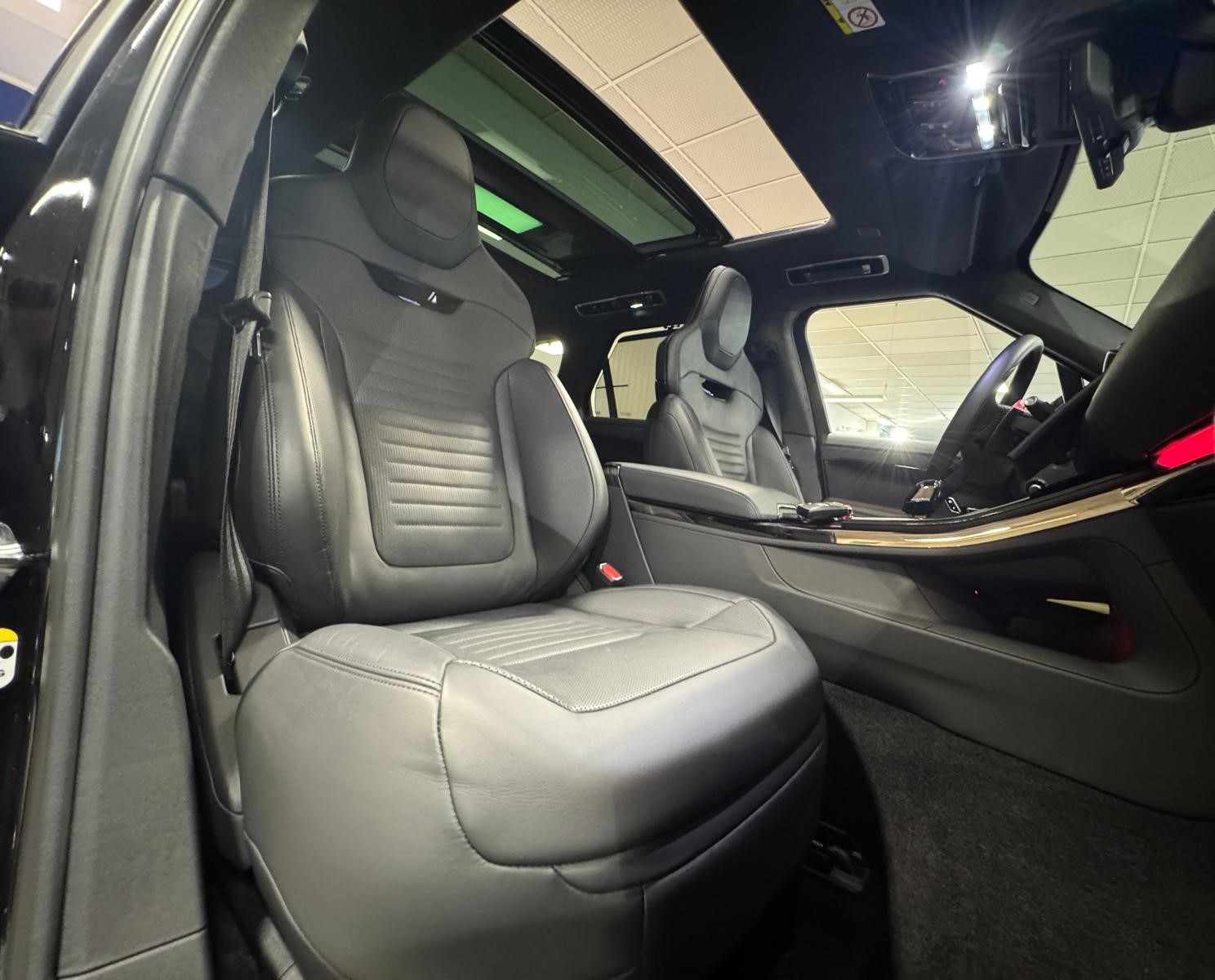 LAND ROVER Range Rover Sport 4.4 V8 SV Edition One Carbon P635-image-10