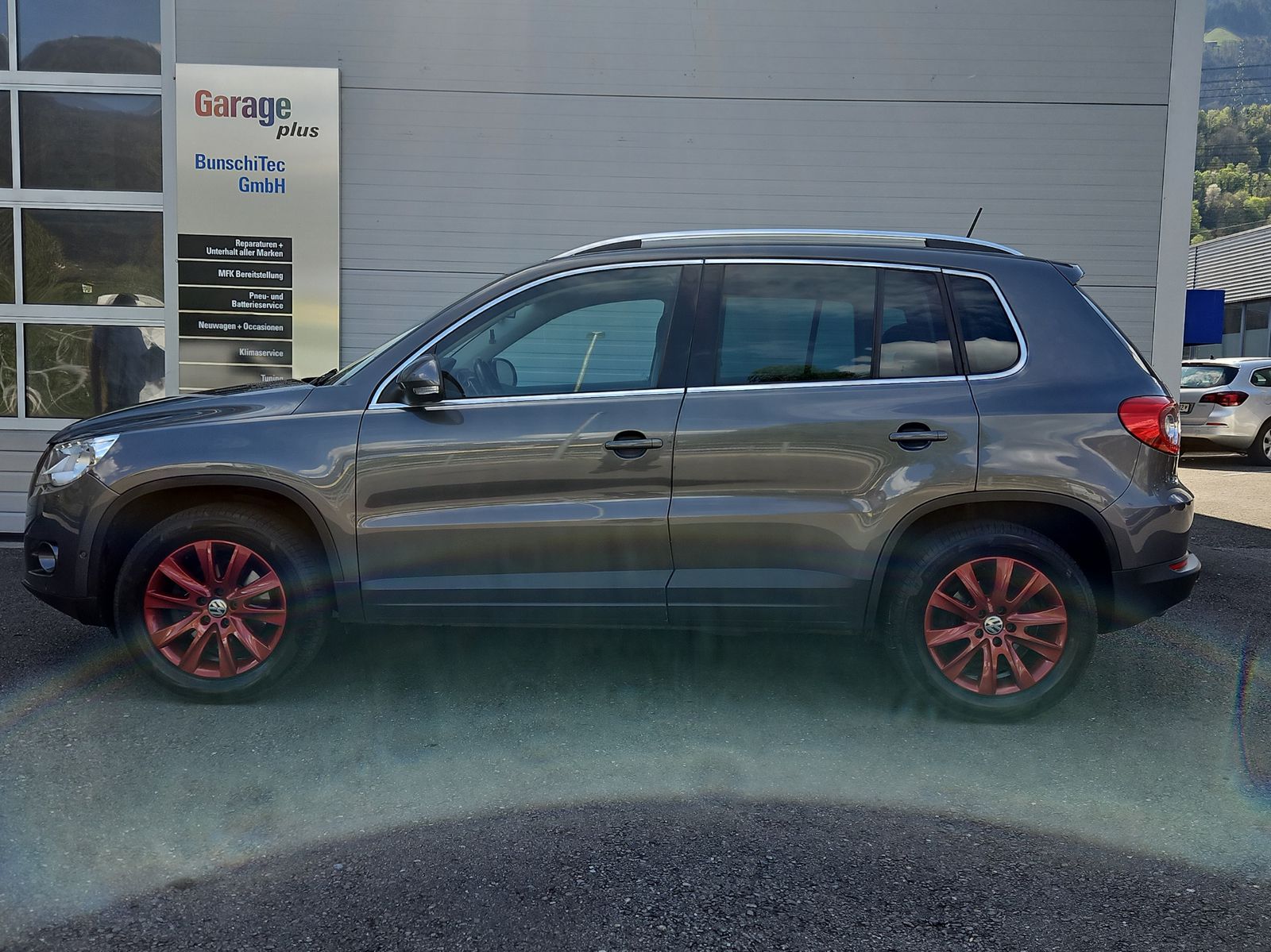 VW Tiguan 2.0 TDI 170 Sport & Style-showroom-element-1