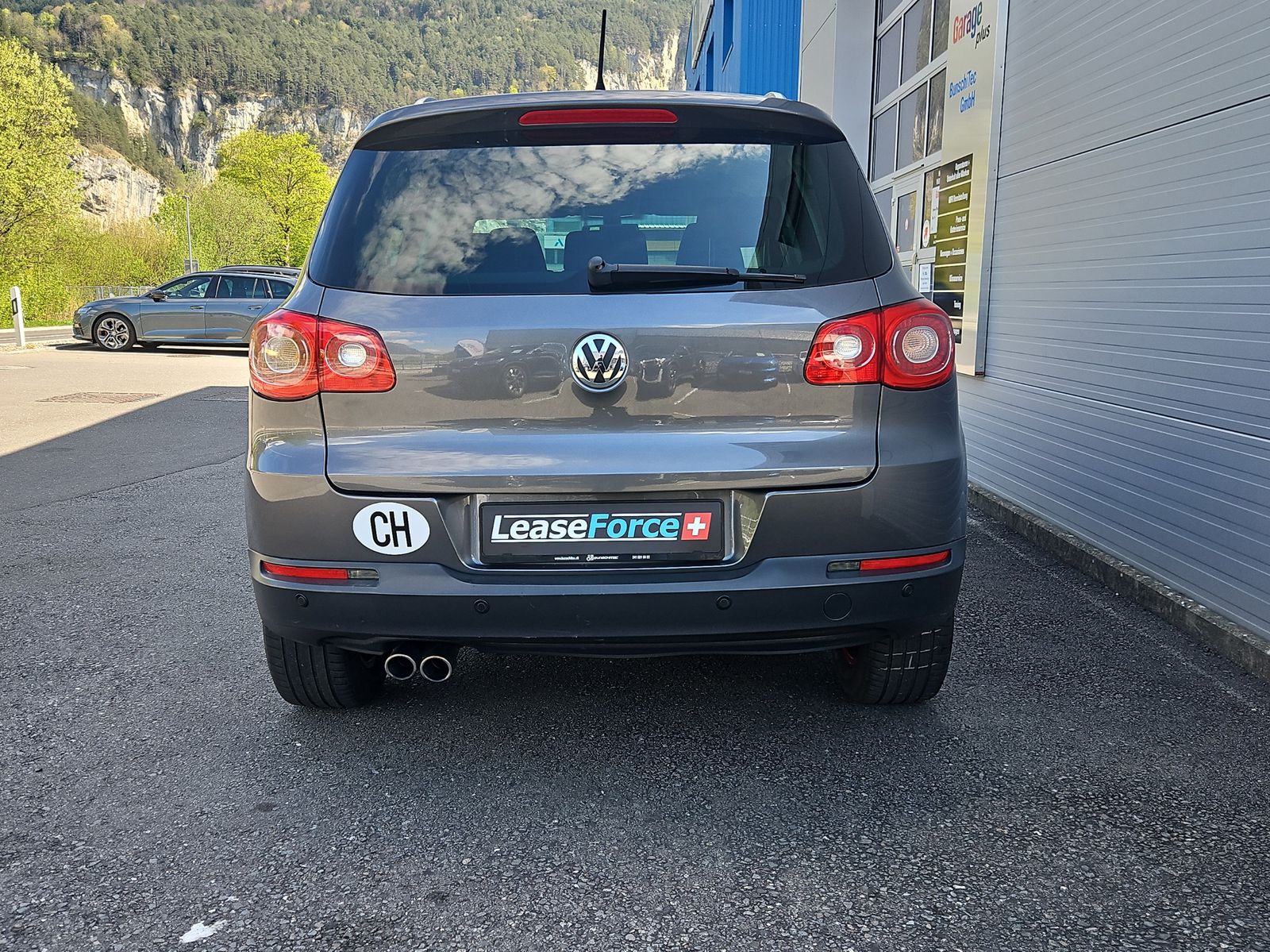 VW Tiguan 2.0 TDI 170 Sport & Style-showroom-element-3