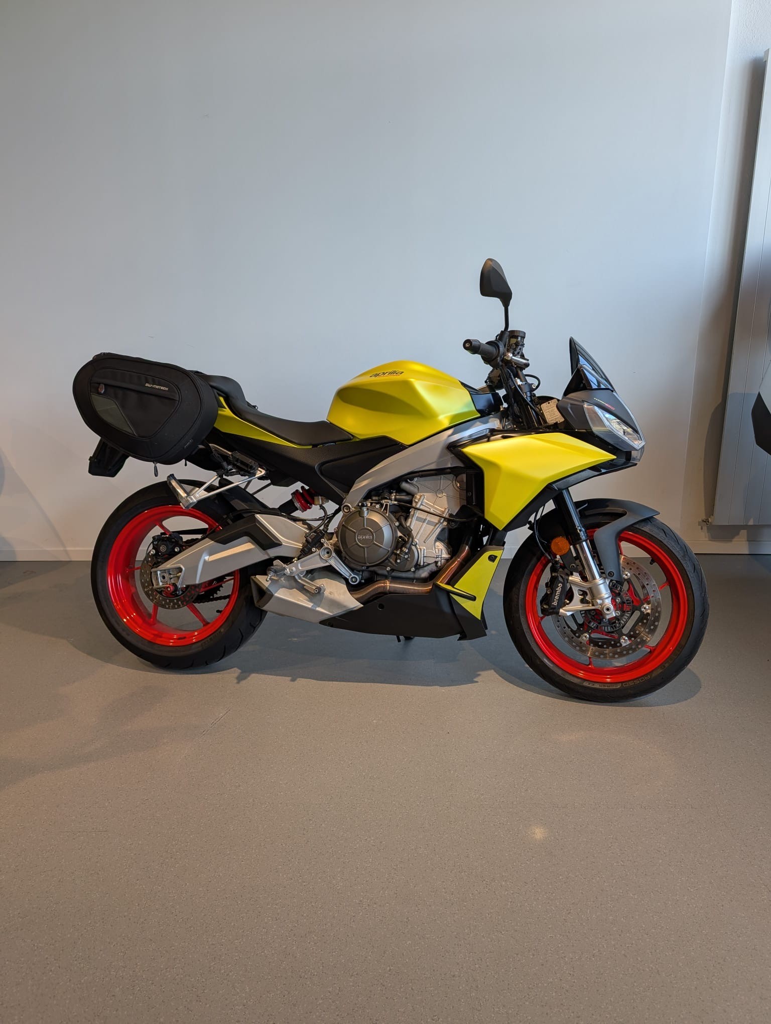APRILIA Tuono 660-image-1