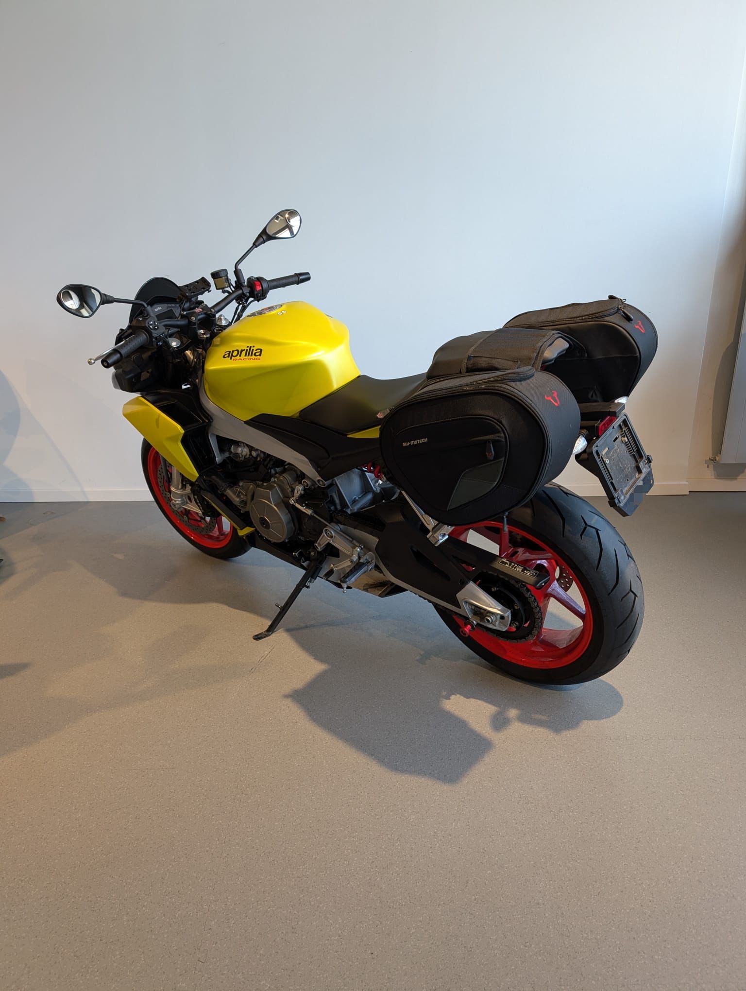 APRILIA Tuono 660-image-4