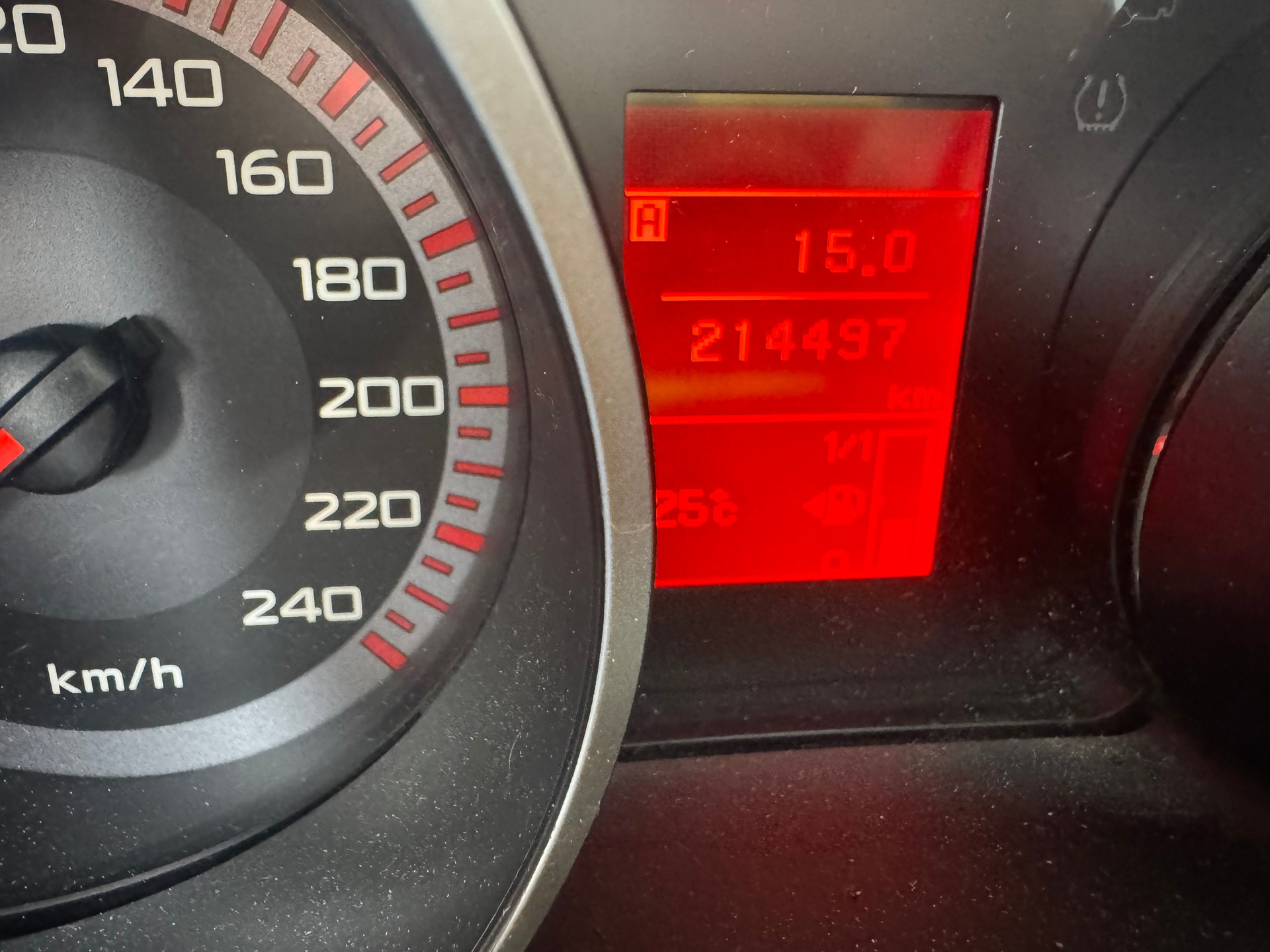 PEUGEOT 4007 2.2 HDi Platinum Edition-image-9