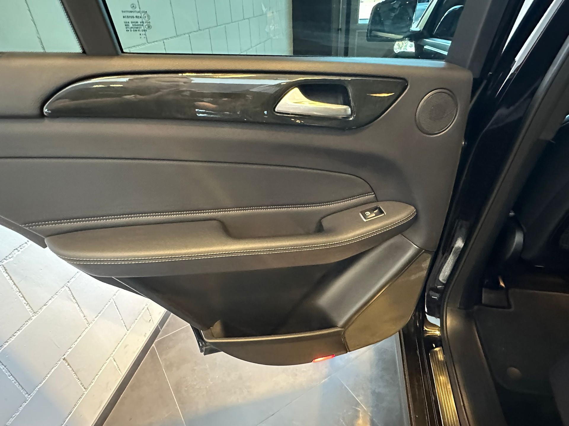 MERCEDES-BENZ GLE 500 e 4Matic 7G-Tronic-image-12
