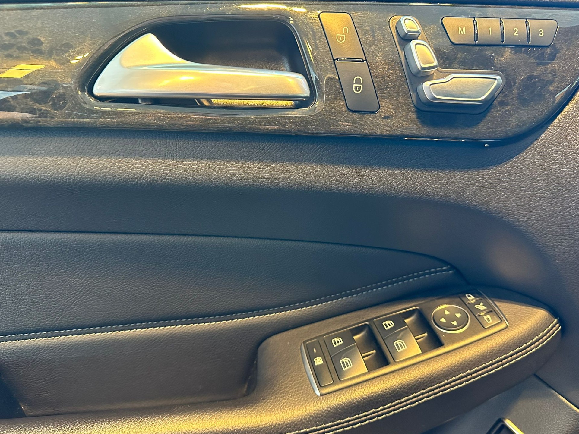 MERCEDES-BENZ GLE 500 e 4Matic 7G-Tronic-image-11