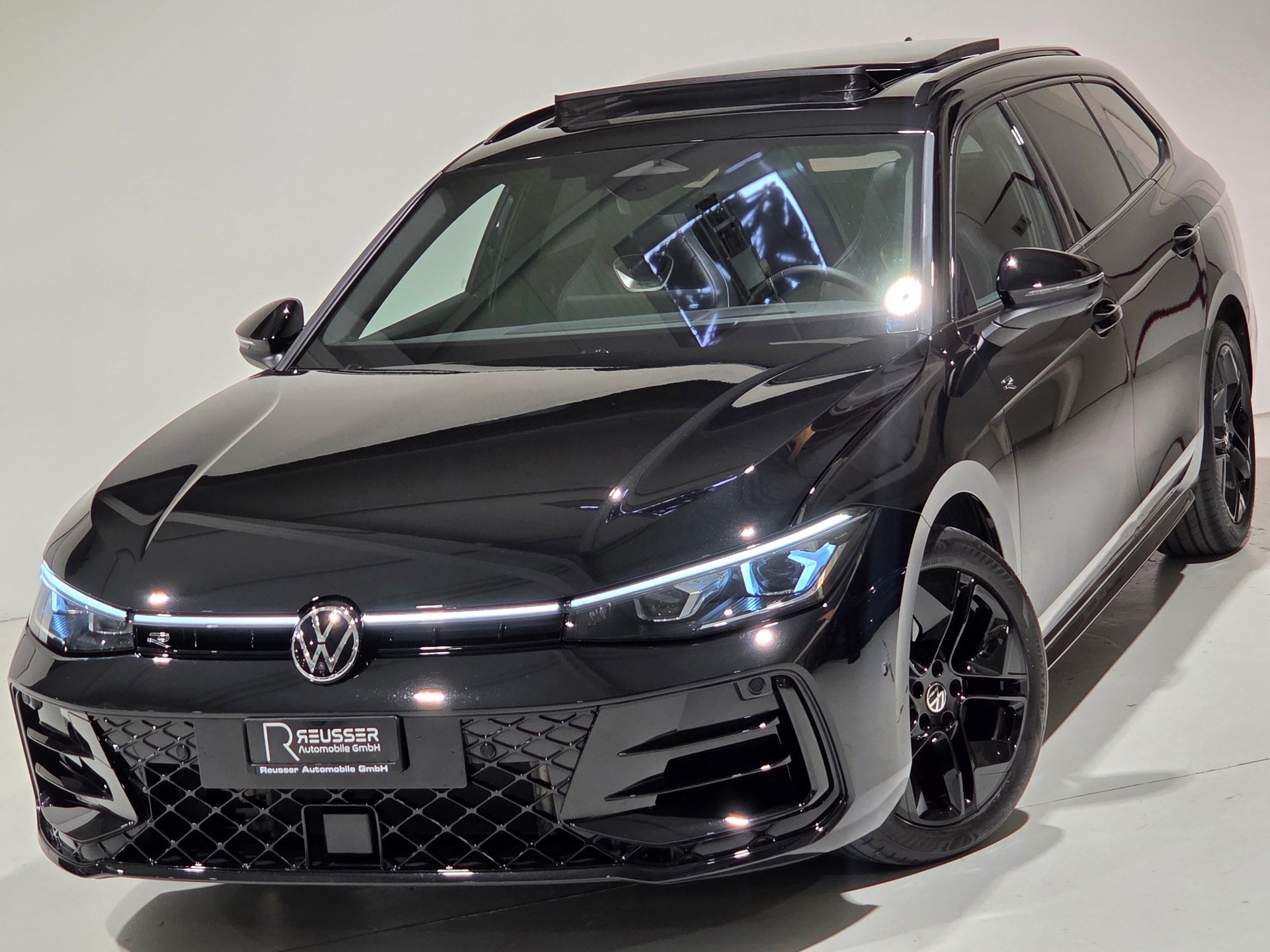 VW Passat Variant 2.0 TSI R-Line Signature Black Style 4 Motion DSG