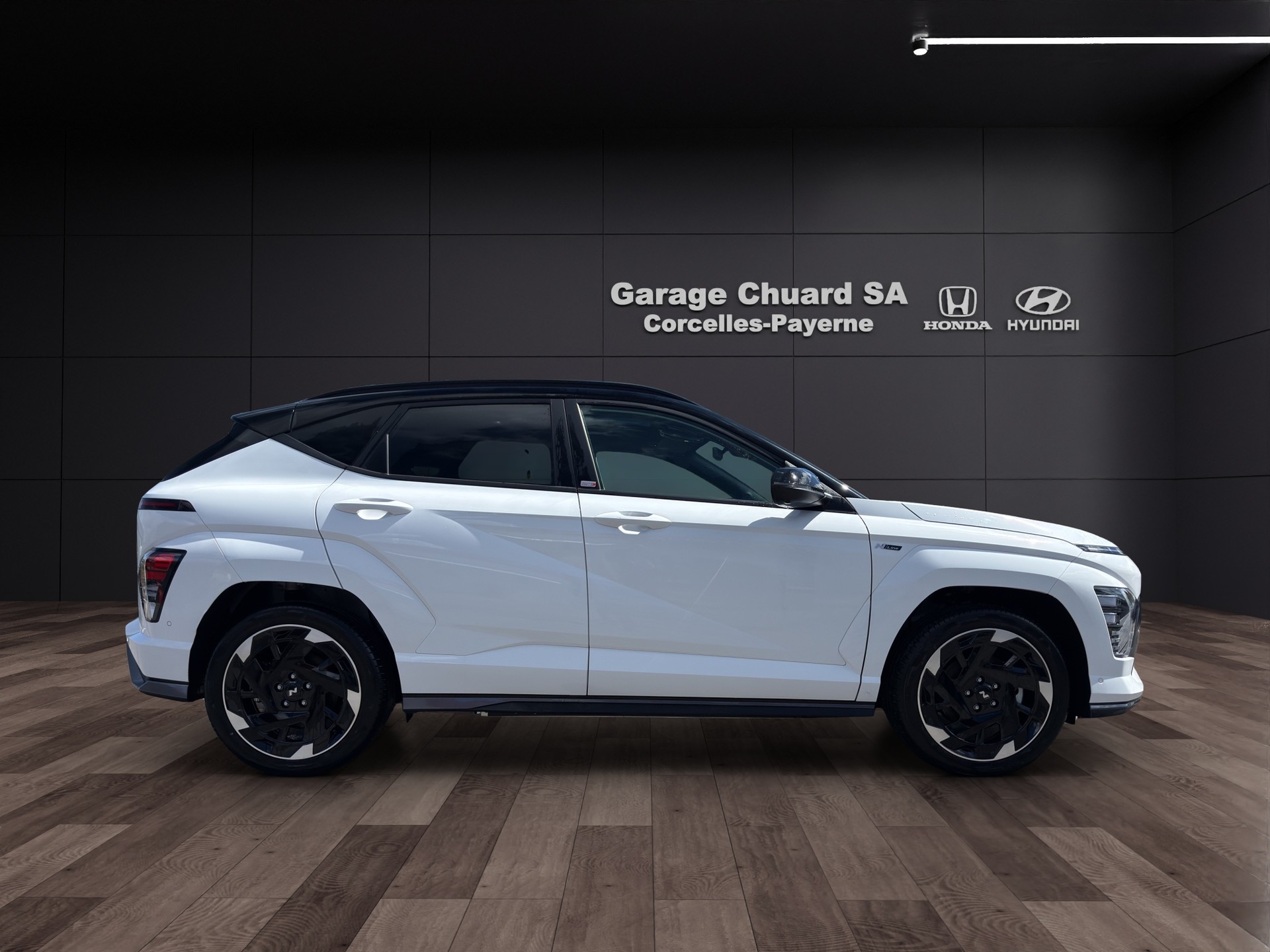 HYUNDAI Kona EV 65.4 kWh N Line-showroom-element-3