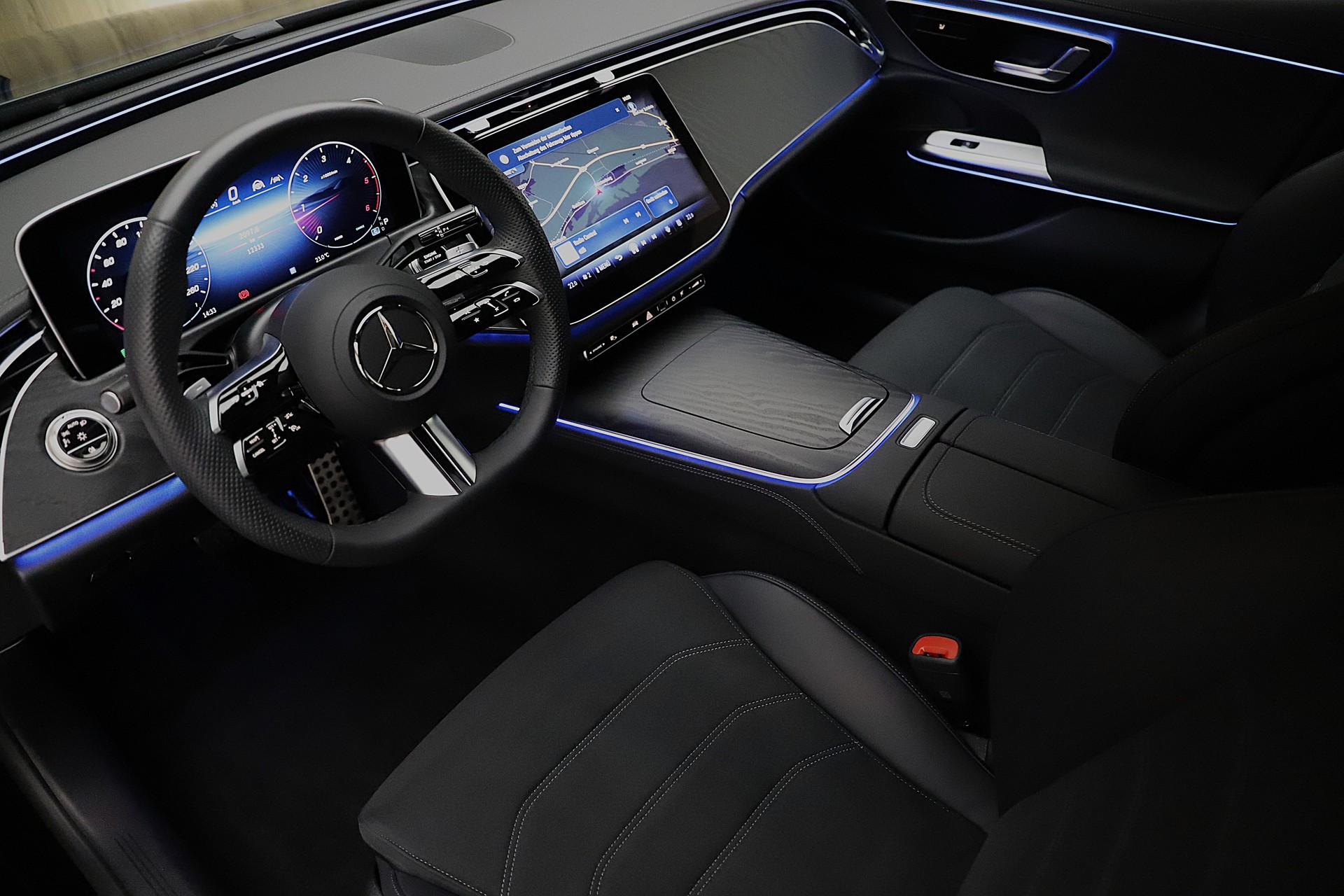 MERCEDES-BENZ E 220 d T 9G-Tronic AMG Advance-image-4