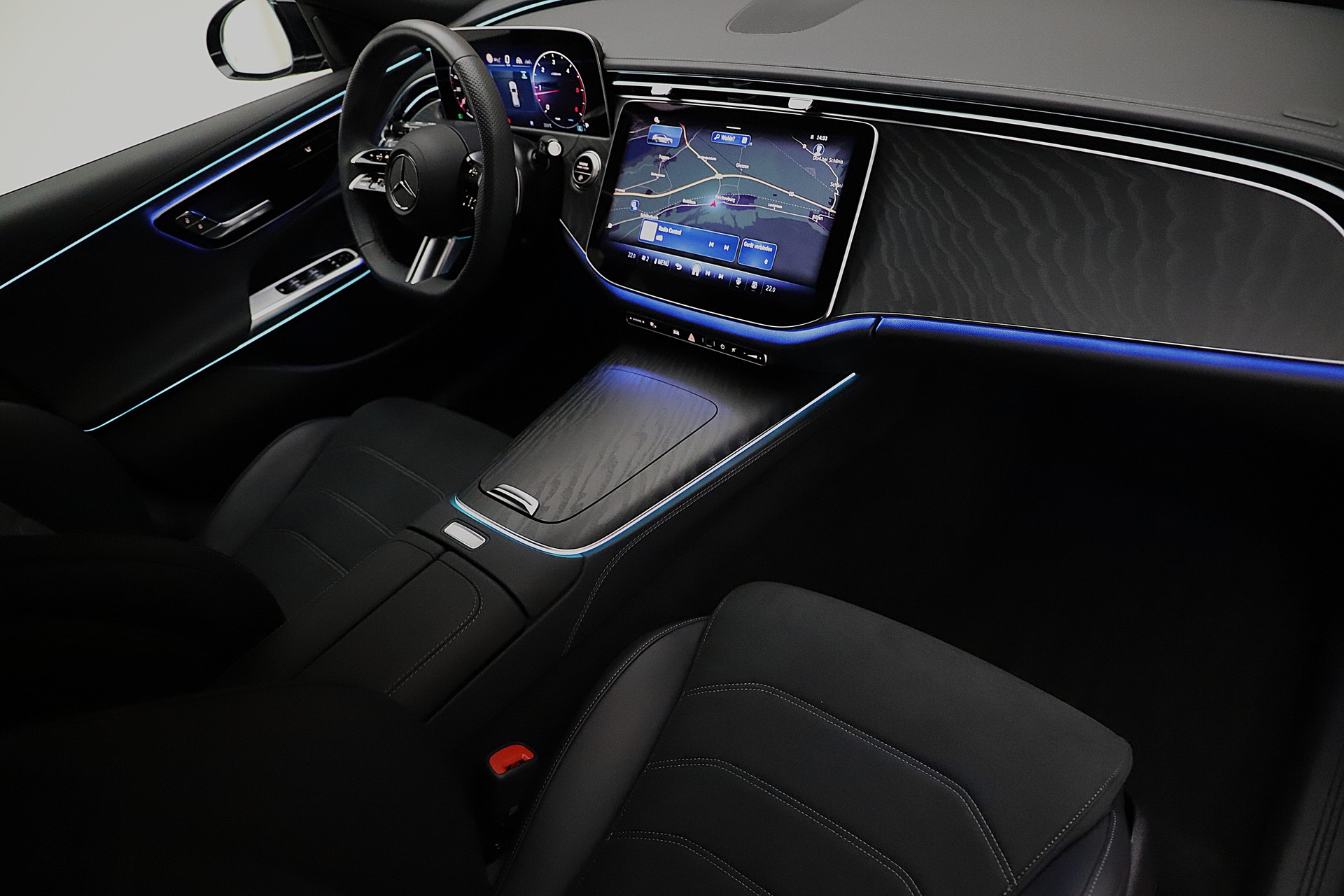 MERCEDES-BENZ E 220 d T 9G-Tronic AMG Advance-image-6