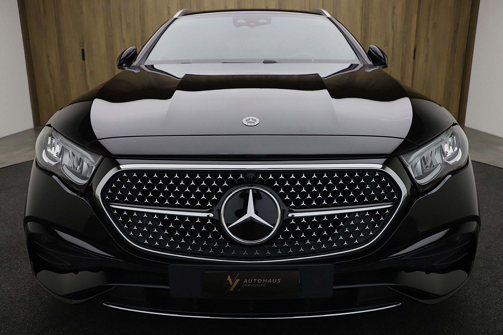 MERCEDES-BENZ E 220 d T 9G-Tronic AMG Advance-image-1