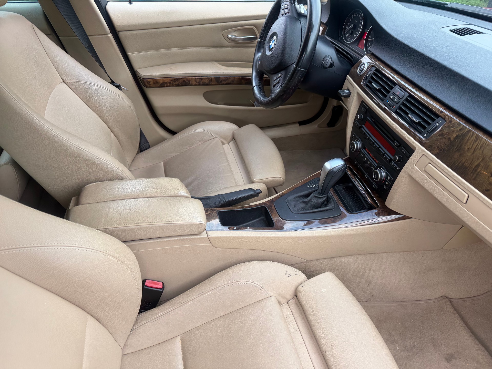 BMW 330xi Touring Steptronic-image-2