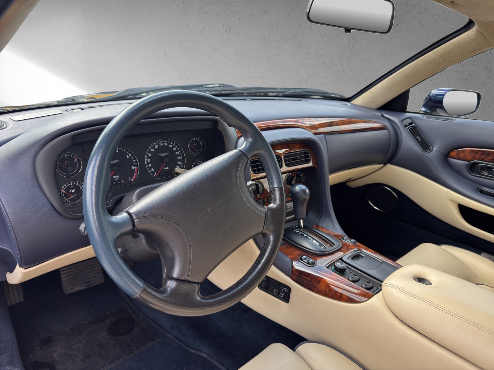 ASTON MARTIN DB7-image-7