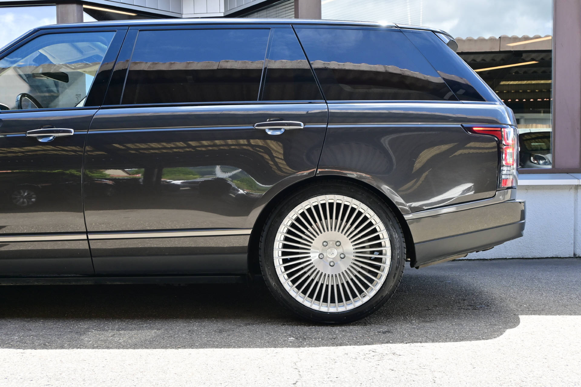LAND ROVER Range Rover 5.0 V8 SC Autobiography LWB-image-5