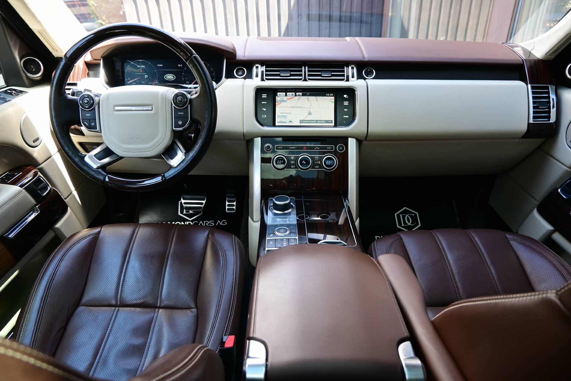 LAND ROVER Range Rover 5.0 V8 SC Autobiography LWB-image-15