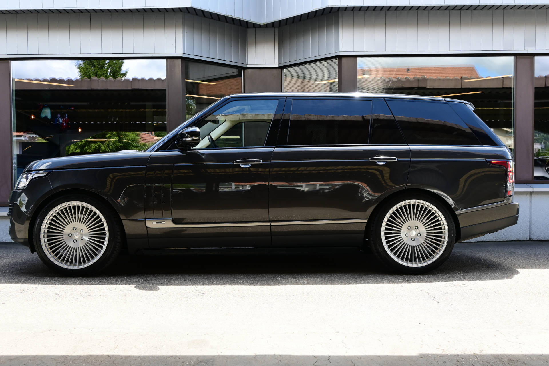 LAND ROVER Range Rover 5.0 V8 SC Autobiography LWB-image-4