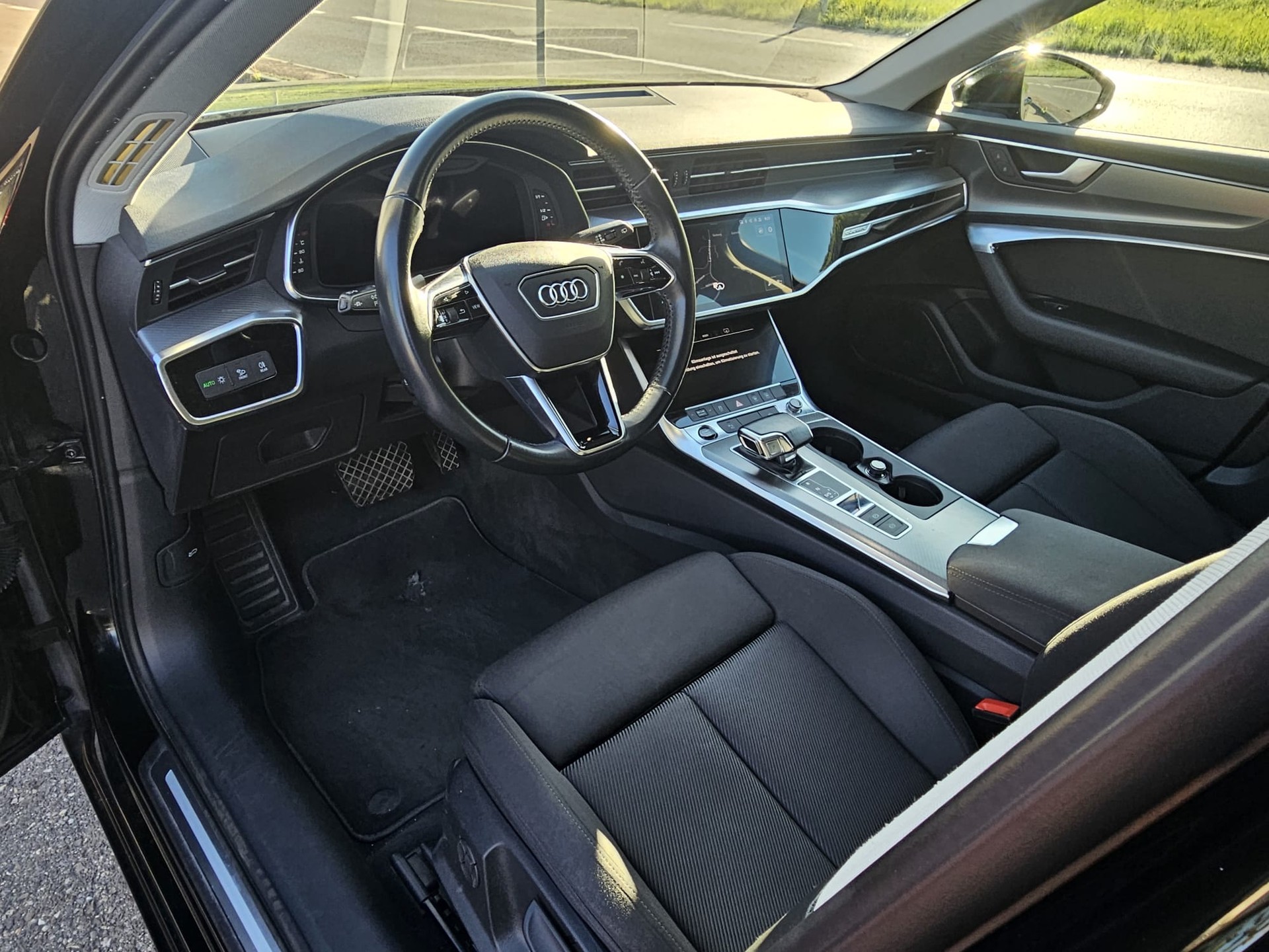 AUDI A6 Avant 40 TDI Sport Attraction quattro S-tronic-image-7
