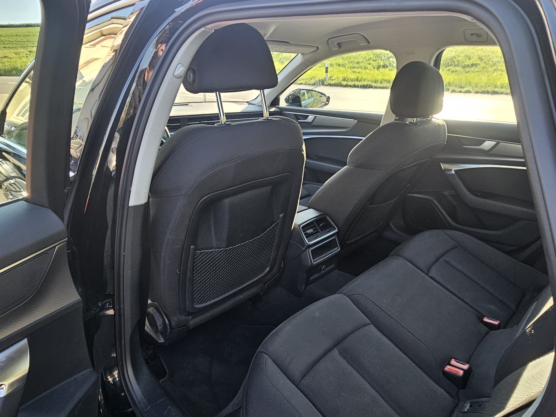 AUDI A6 Avant 40 TDI Sport Attraction quattro S-tronic-image-10