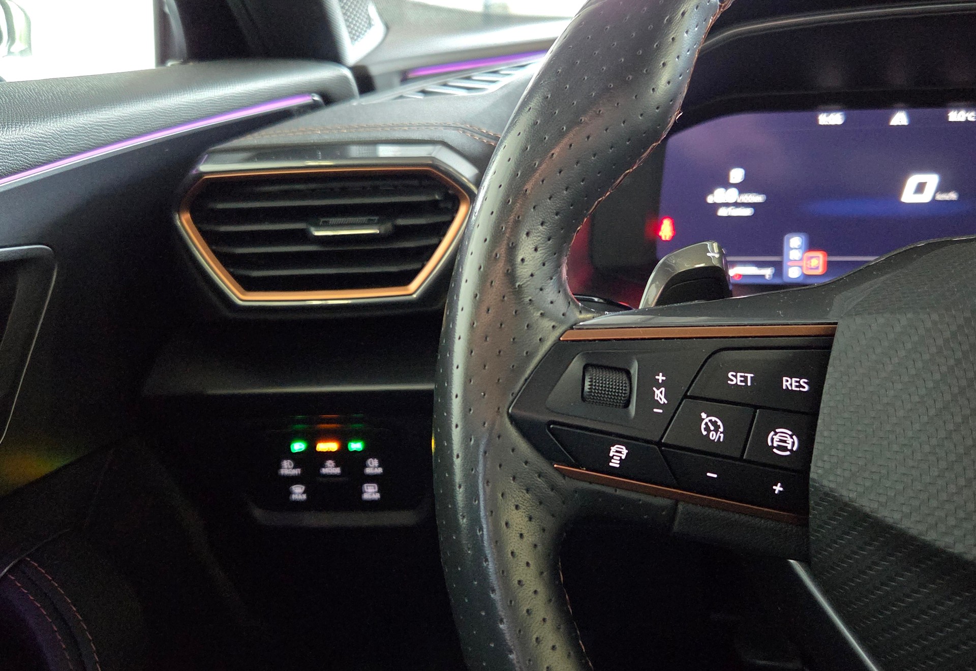 CUPRA Formentor 1.5 TSI DSG-image-19