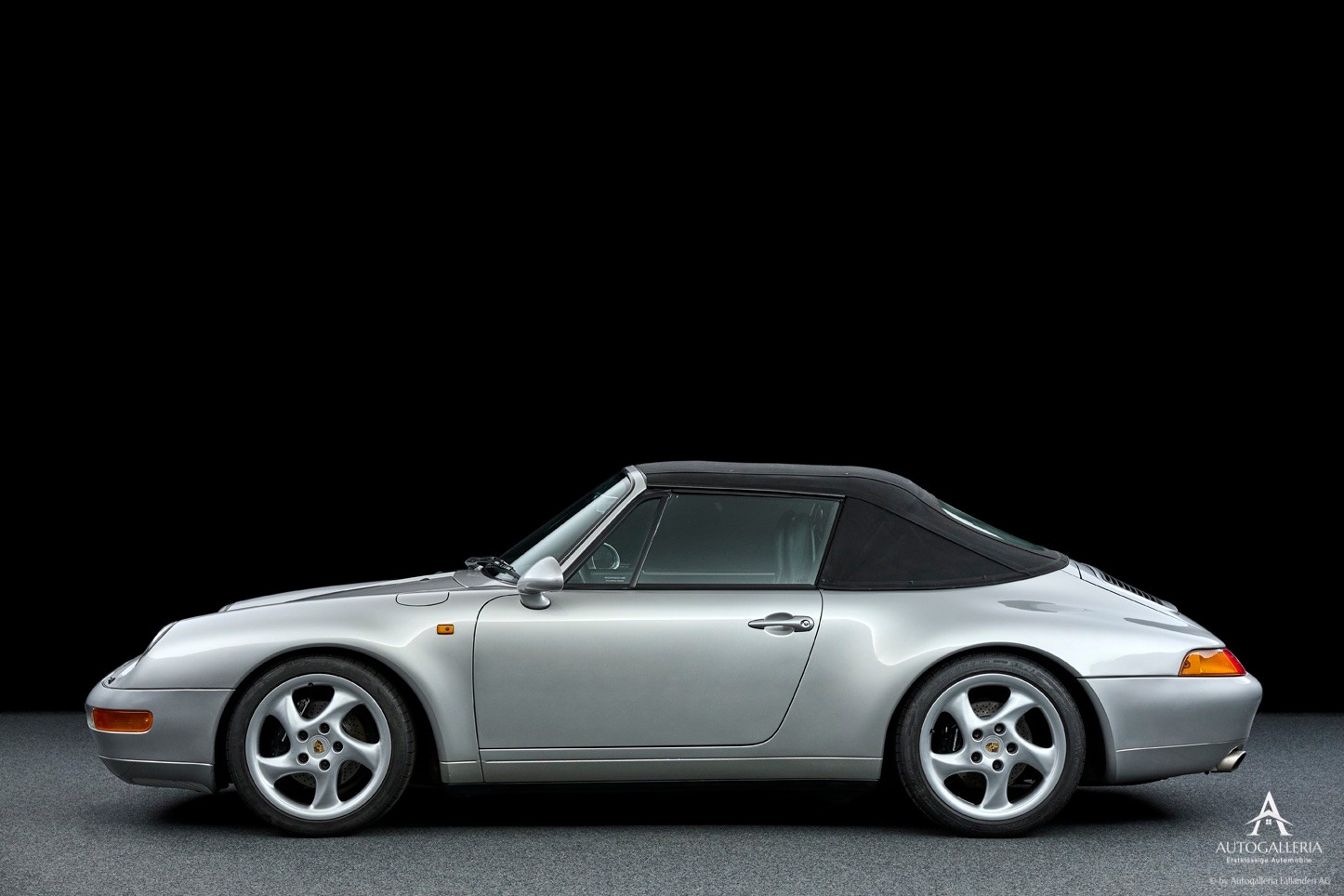 PORSCHE 911 Carrera Cabrio-image-3