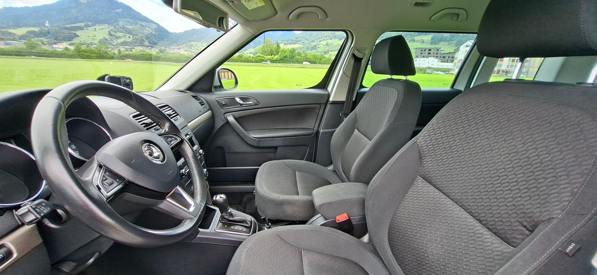 SKODA Yeti 2.0 TDI Elegance Outdoor 4x4 DSG-image-6