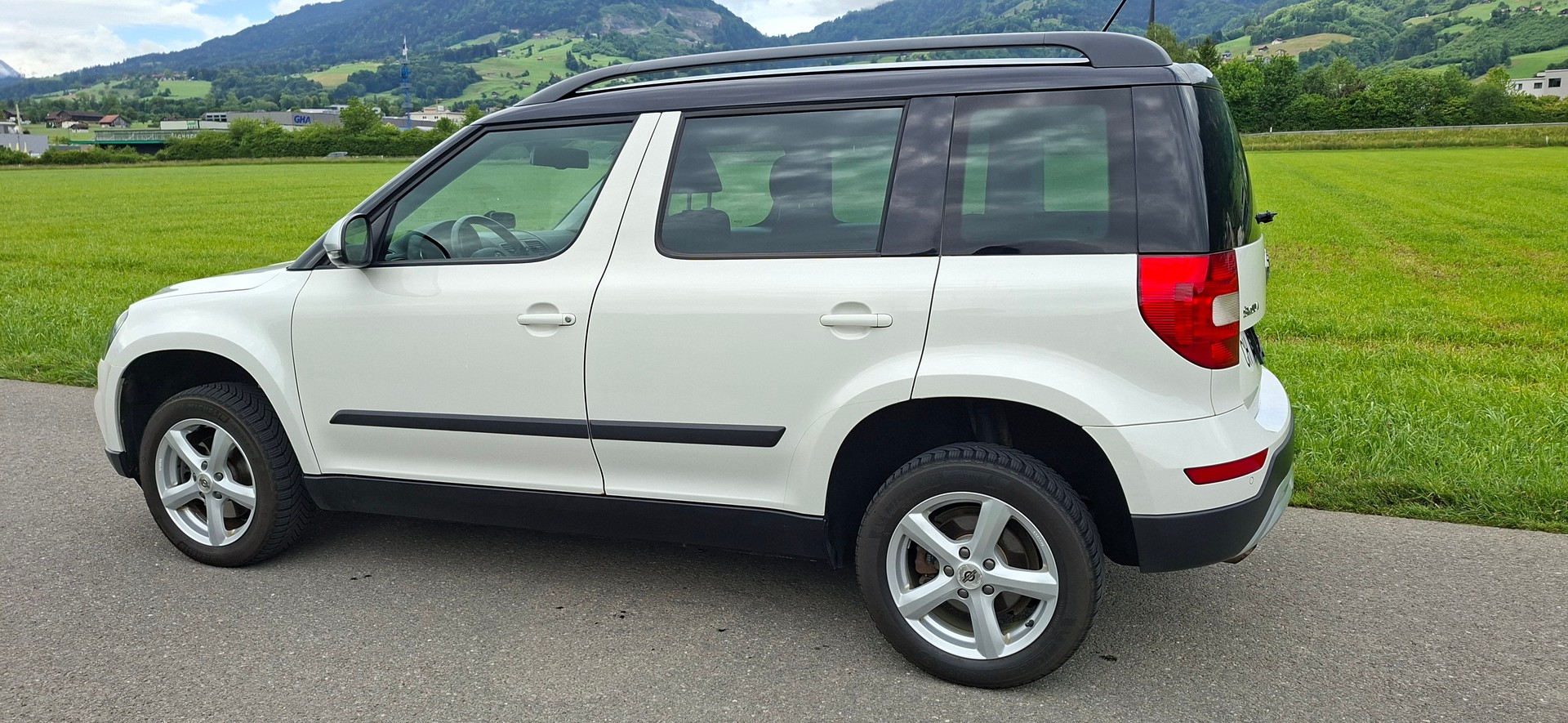 SKODA Yeti 2.0 TDI Elegance Outdoor 4x4 DSG-image-1