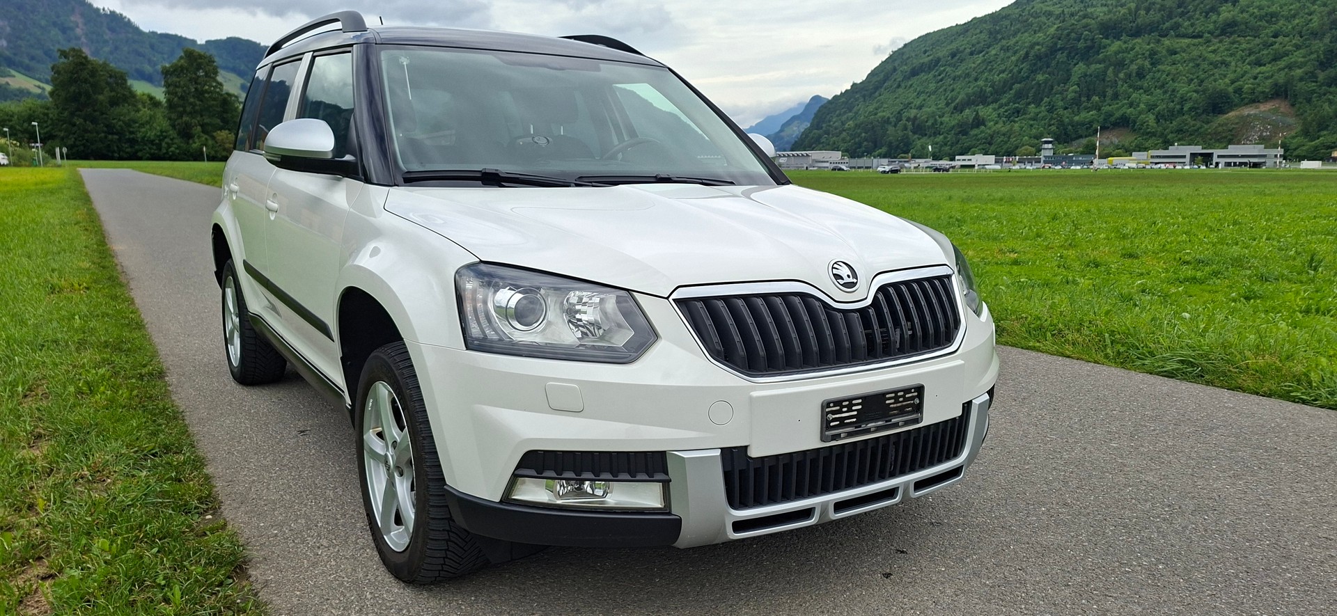 SKODA Yeti 2.0 TDI Elegance Outdoor 4x4 DSG-image-2