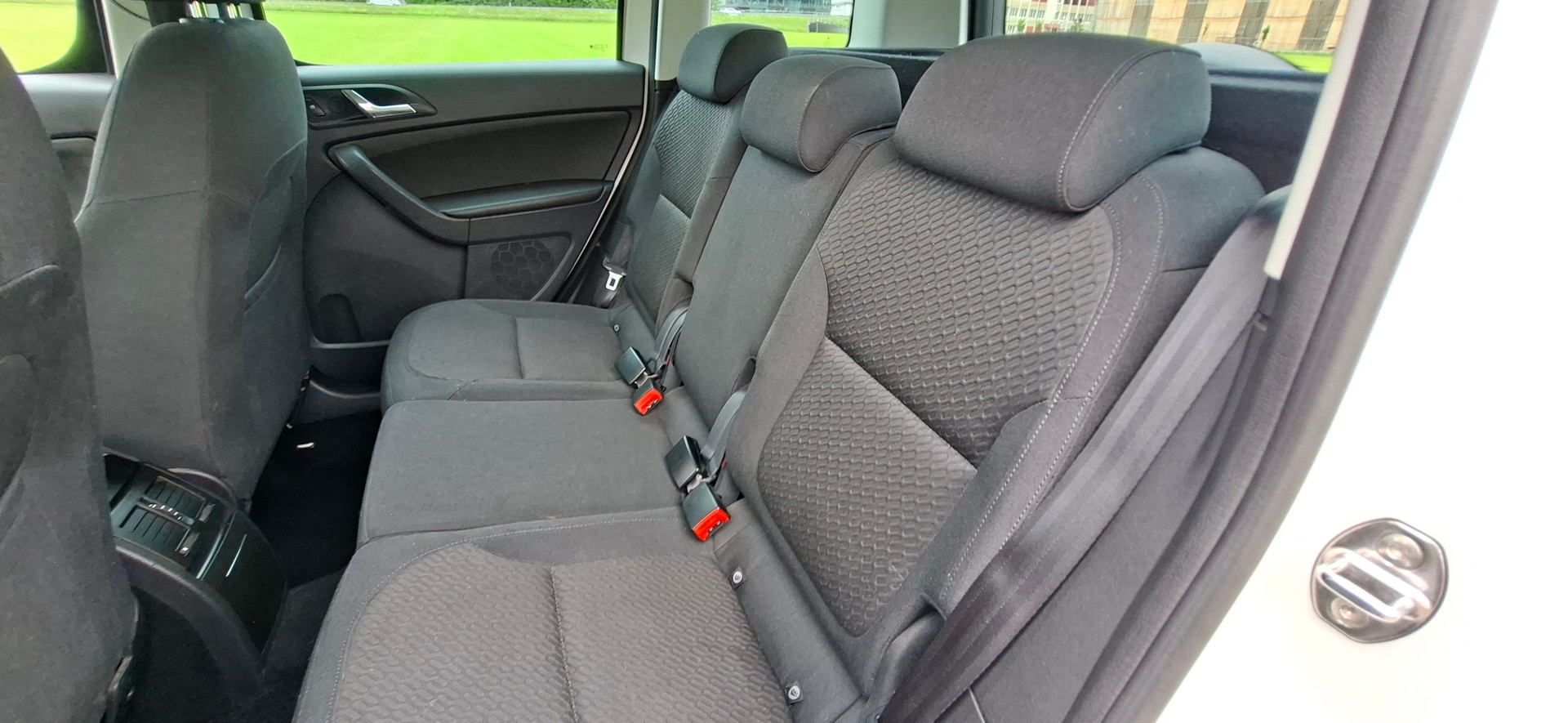 SKODA Yeti 2.0 TDI Elegance Outdoor 4x4 DSG-image-9