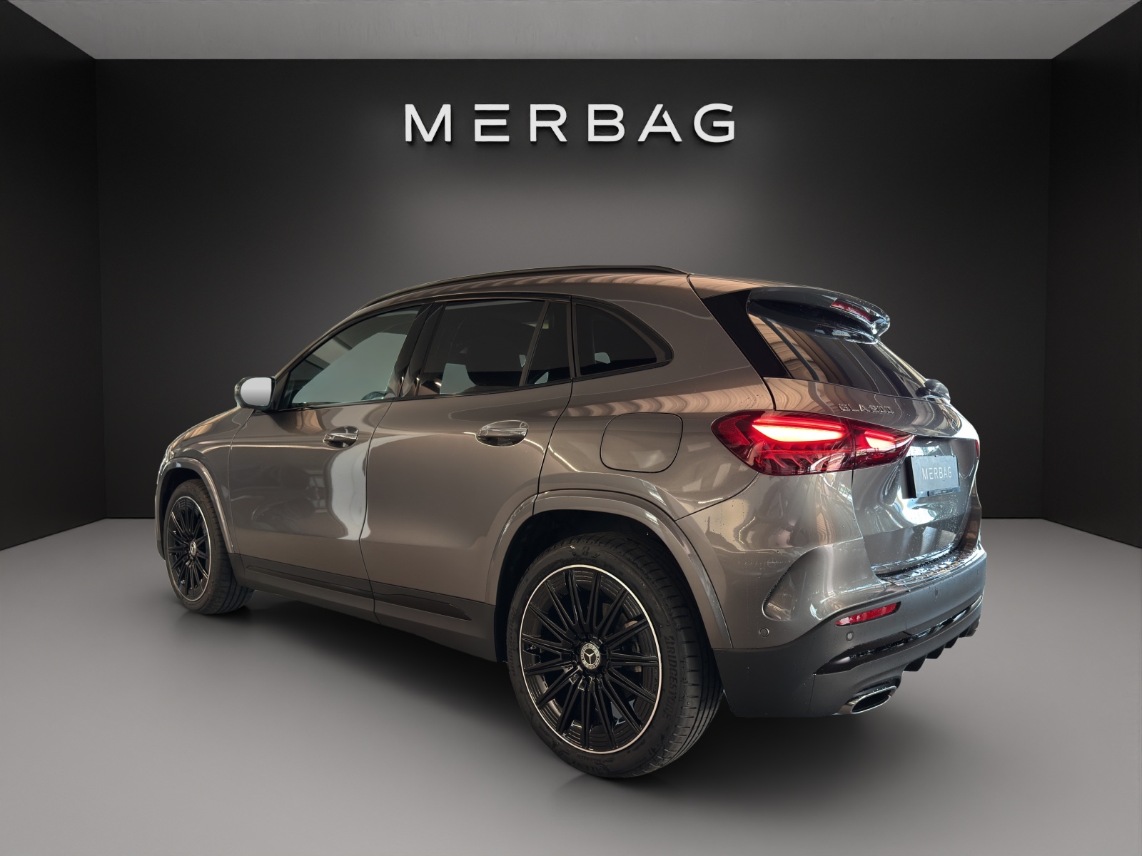 MERCEDES-BENZ GLA 200 Night Star 7G-D-image-3