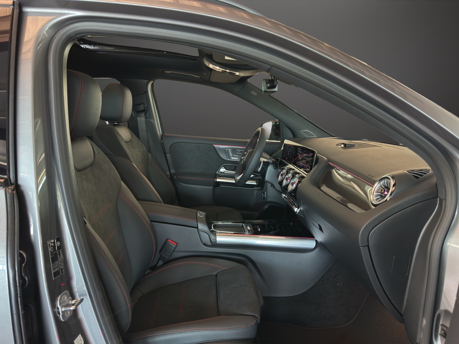 MERCEDES-BENZ GLA 200 Night Star 7G-D-image-10
