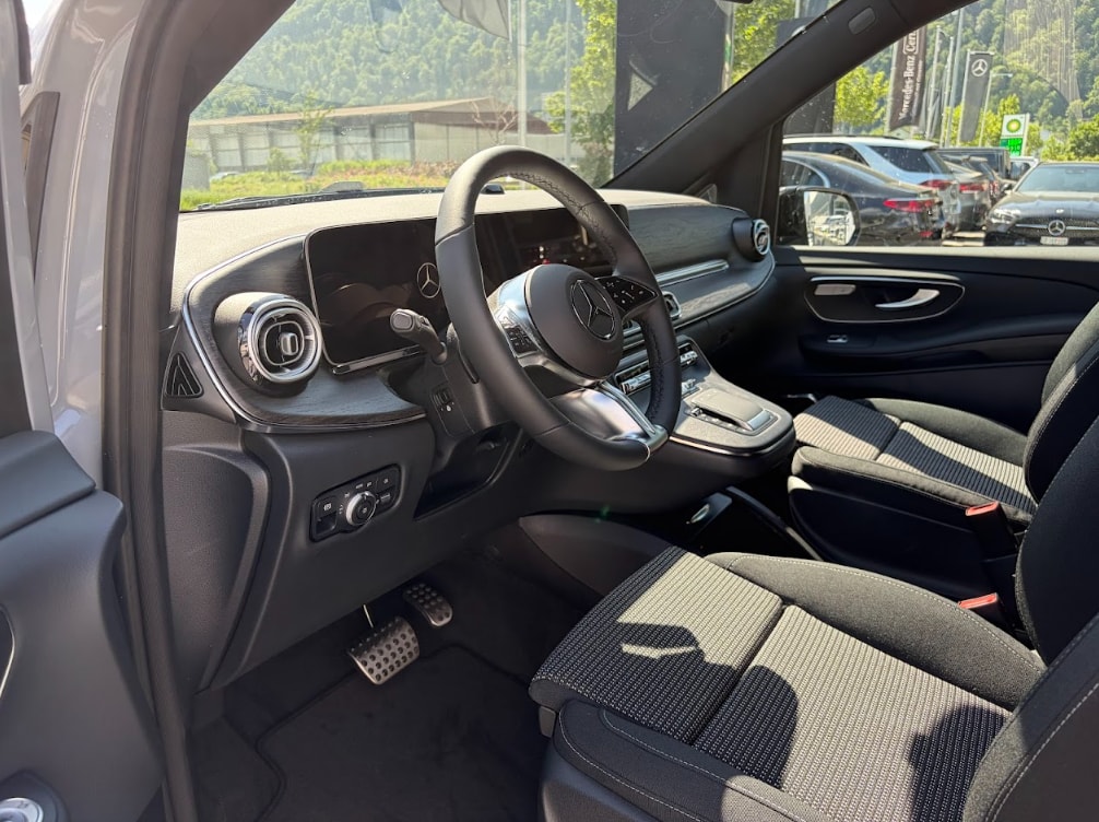 MERCEDES-BENZ V 250 d Style TREND Lang 4Matic-image-17