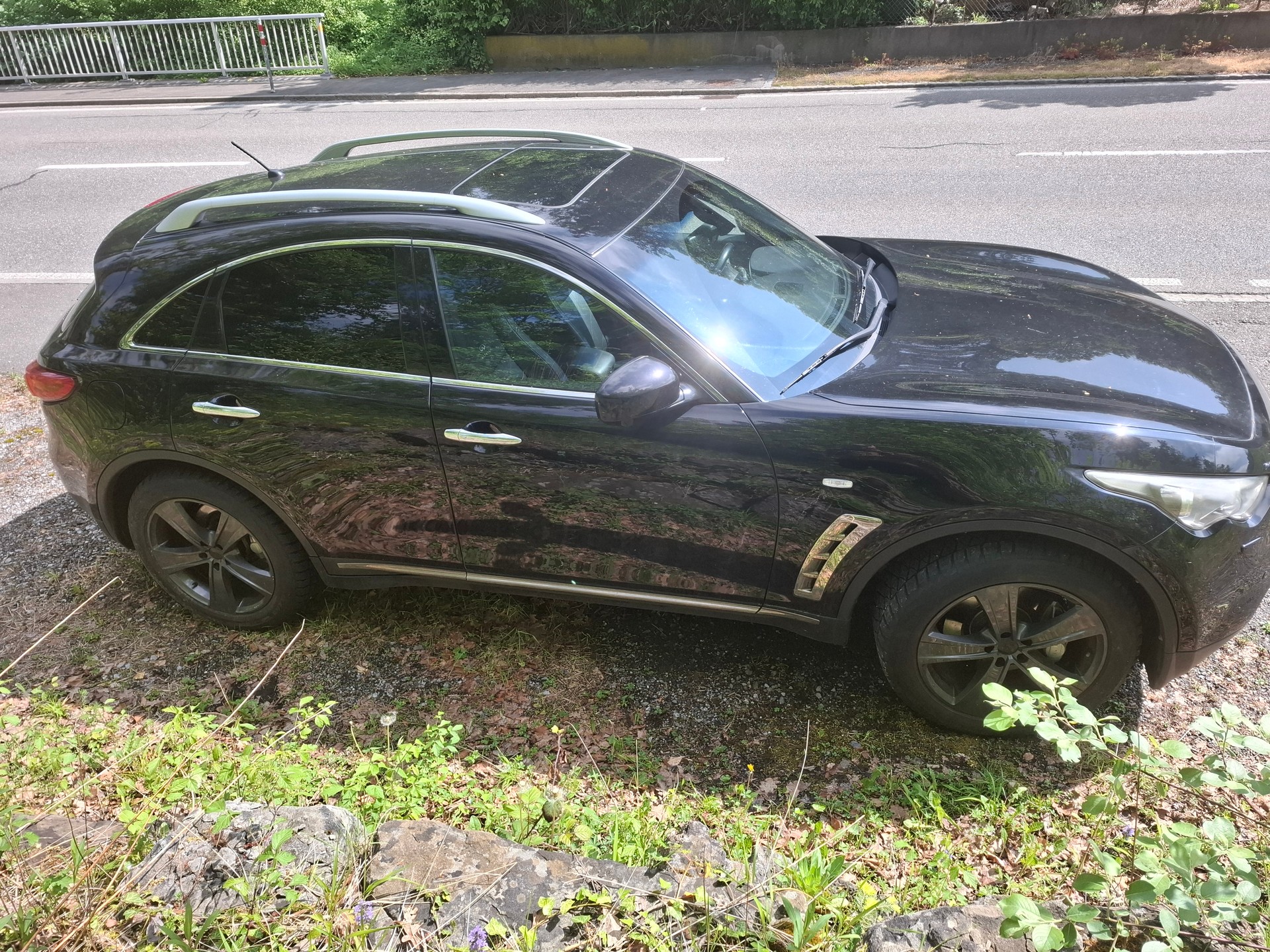 INFINITI 30d S Premium AWD-image-3