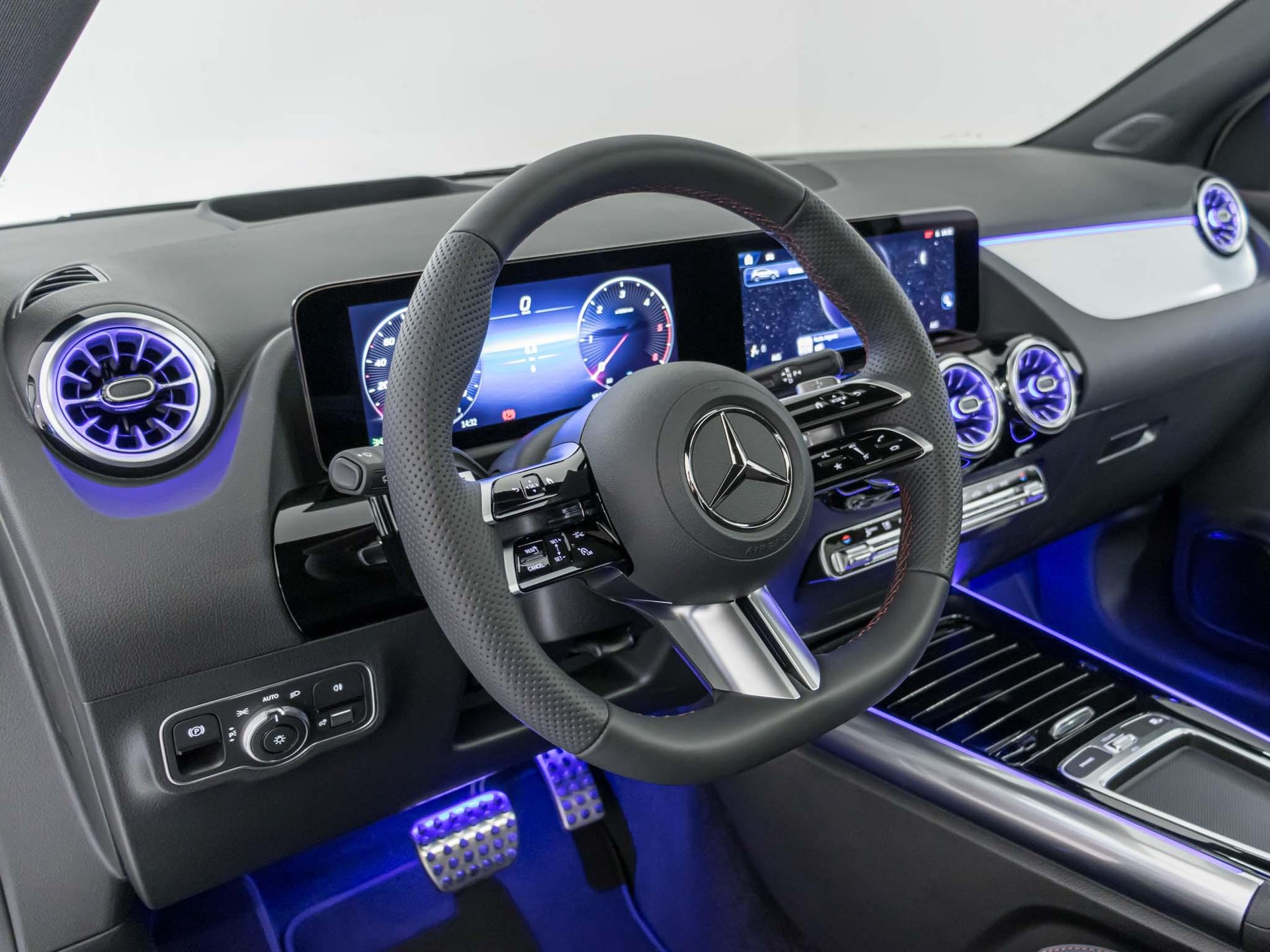 MERCEDES-BENZ GLA 220 d 4MATIC-image-10