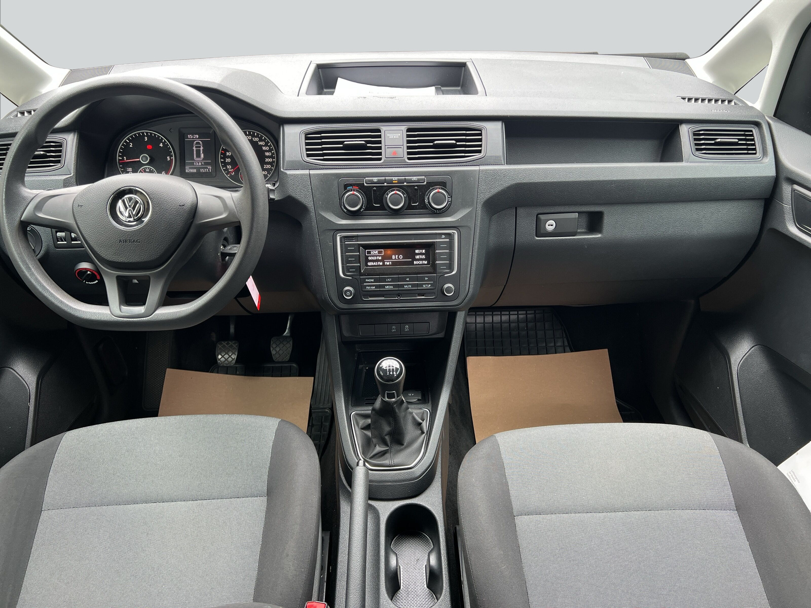VW Caddy 2.0TDI 4Motion BlueMotion Technology-image-11