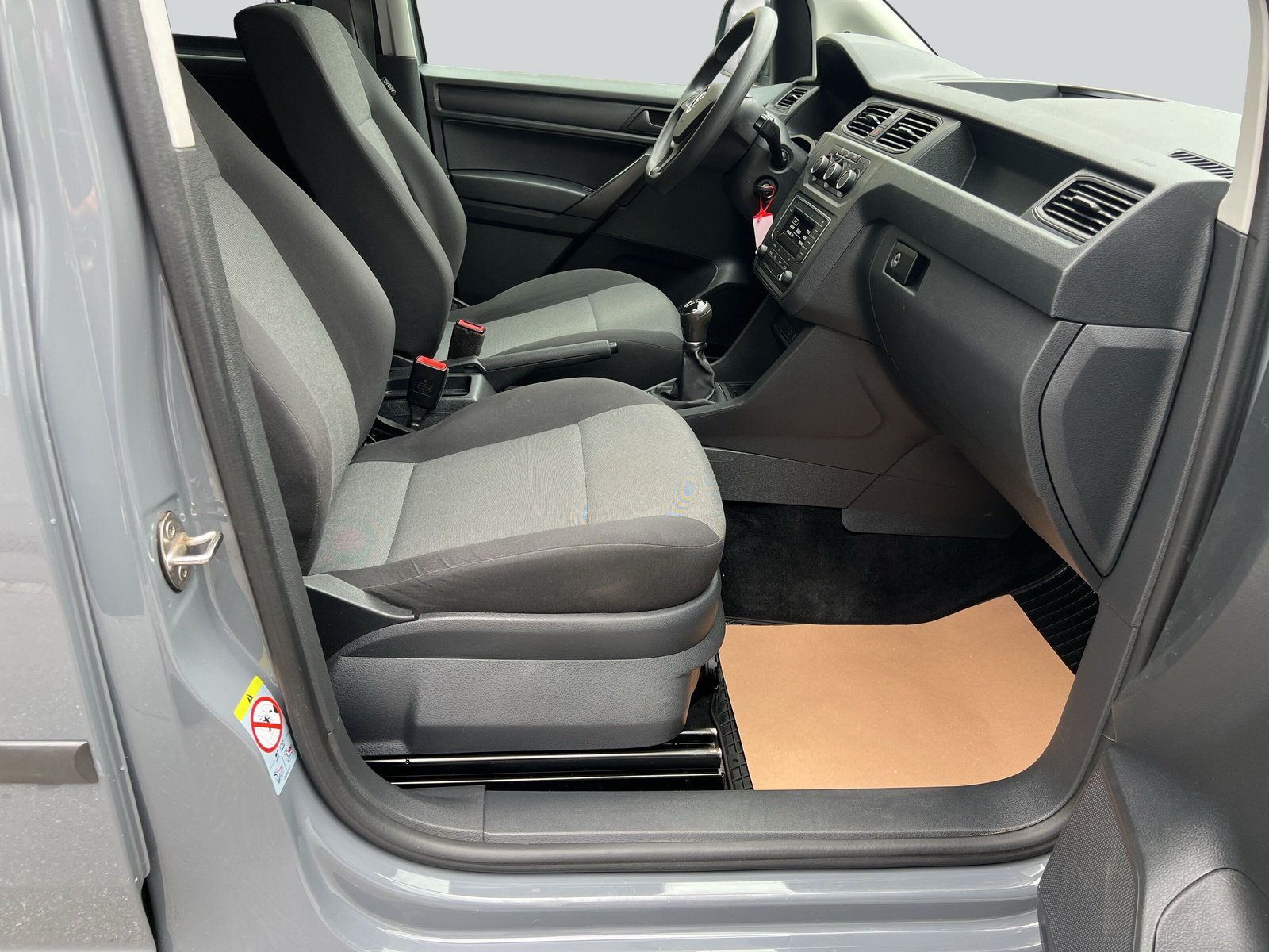 VW Caddy 2.0TDI 4Motion BlueMotion Technology-image-10
