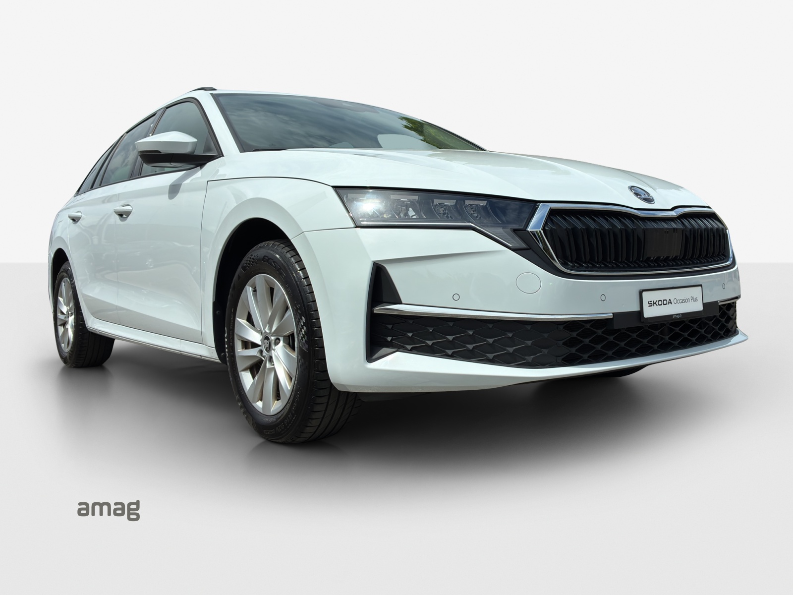 SKODA Octavia Combi 2.0 TDI DSG Selection-image-5