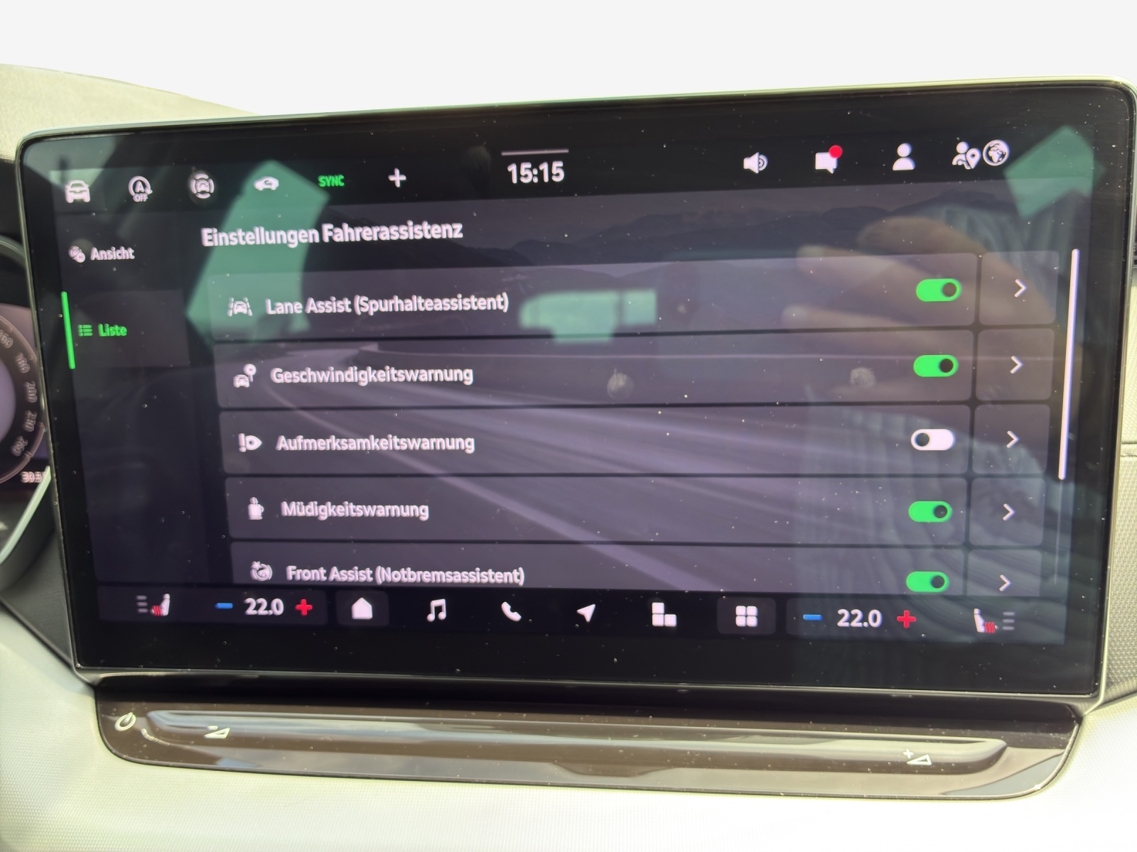 SKODA Octavia Combi 2.0 TDI DSG Selection-image-13