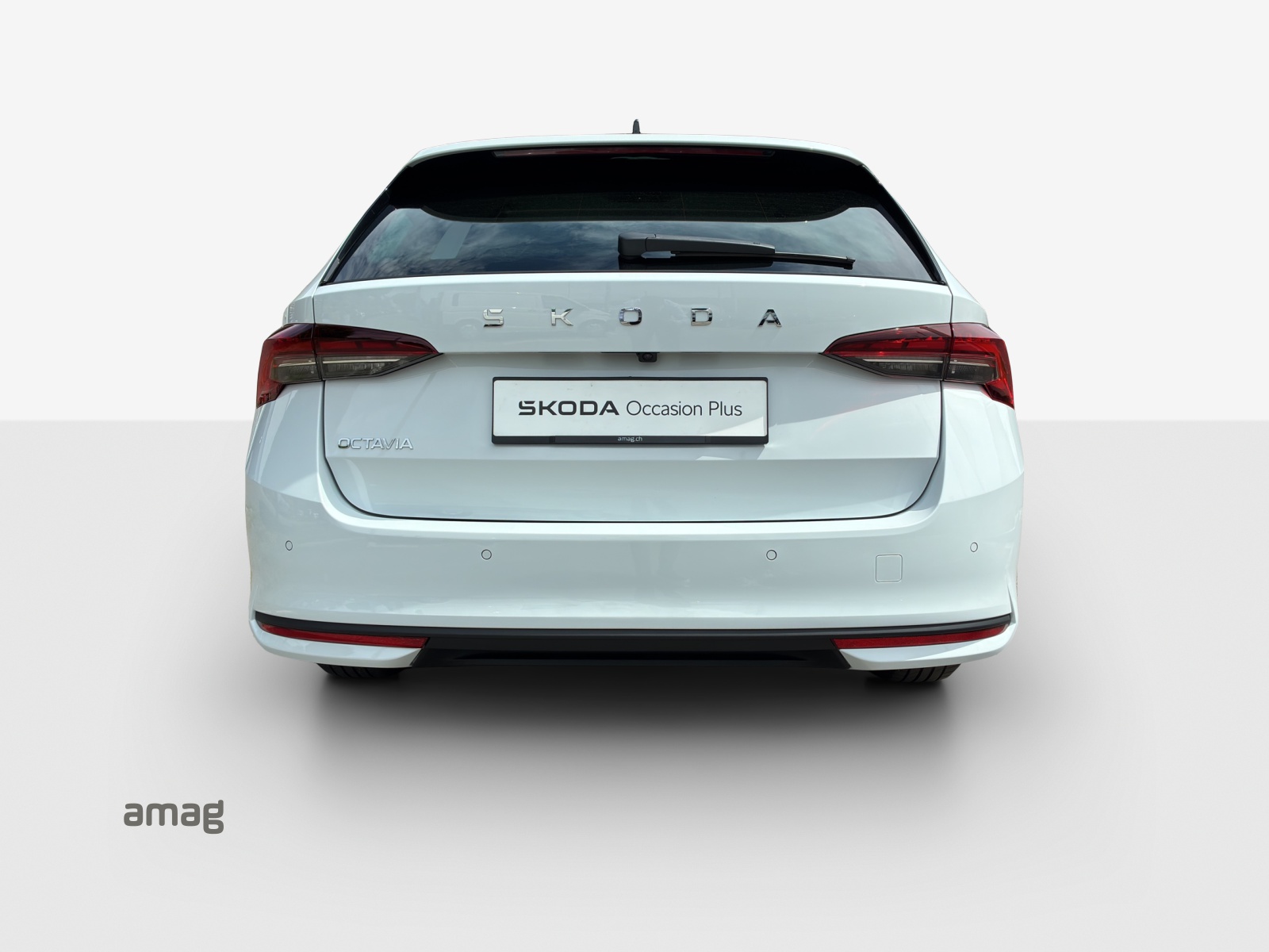SKODA Octavia Combi 2.0 TDI DSG Selection-showroom-element-3