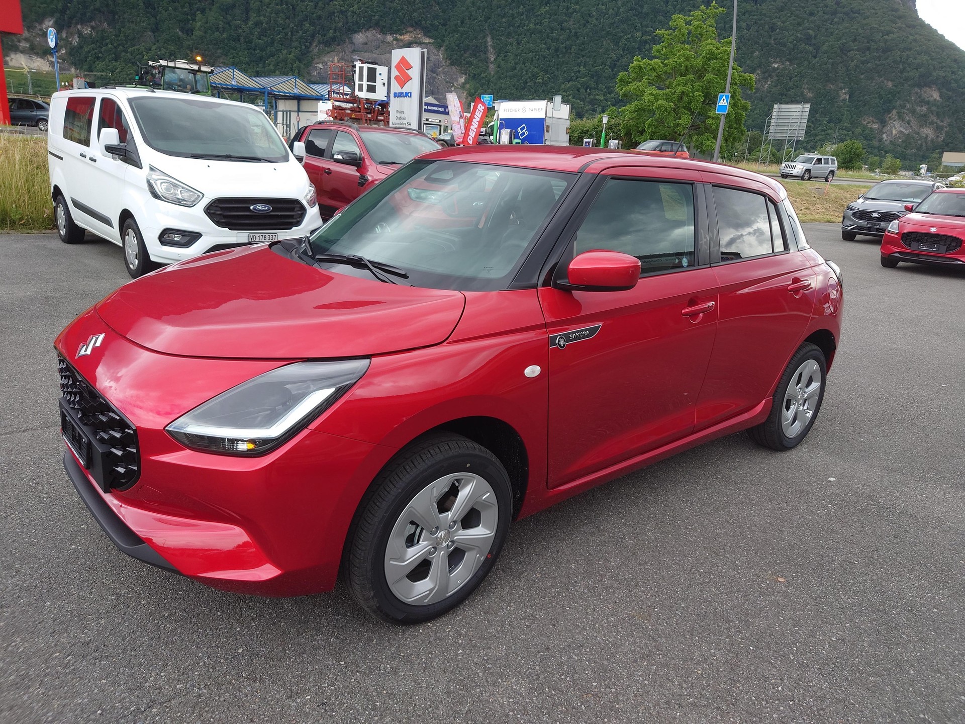 SUZUKI Swift 1.2 Sakura Hybrid 4x4-showroom-element-1