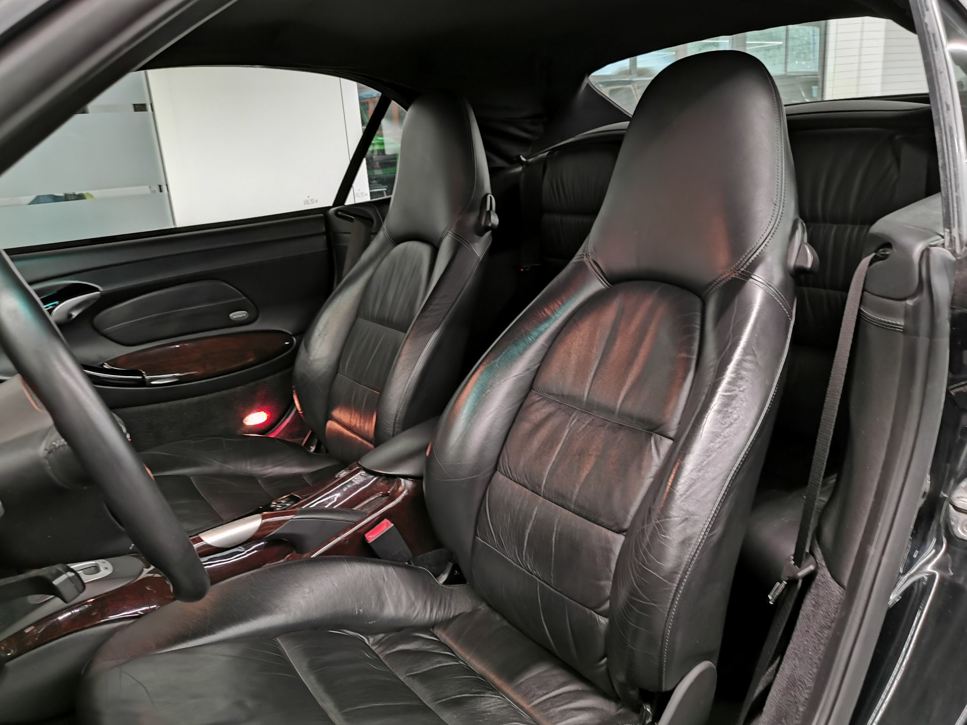 PORSCHE 911 Carrera 4 Cabrio 996 320 PS KLASSIKER FACELIFT ALL BLACK EXKLUSIVE AUTO CH-AUTO, AUSTAUSCHMOTOR PORSCHE LEDER-image-5