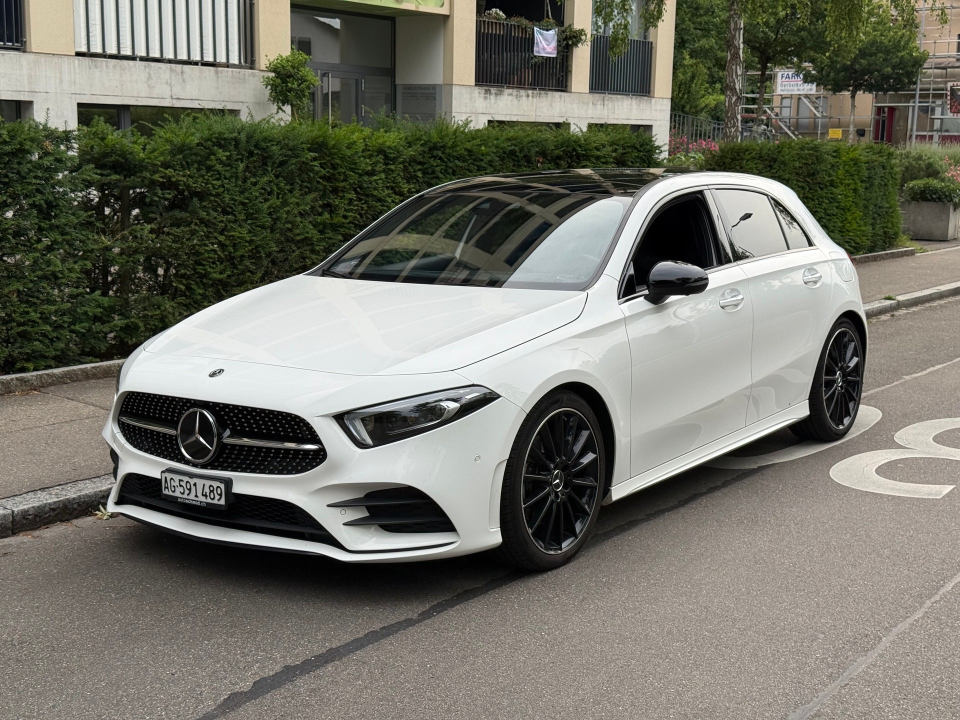 MERCEDES-BENZ A 220 AMG Line 4m